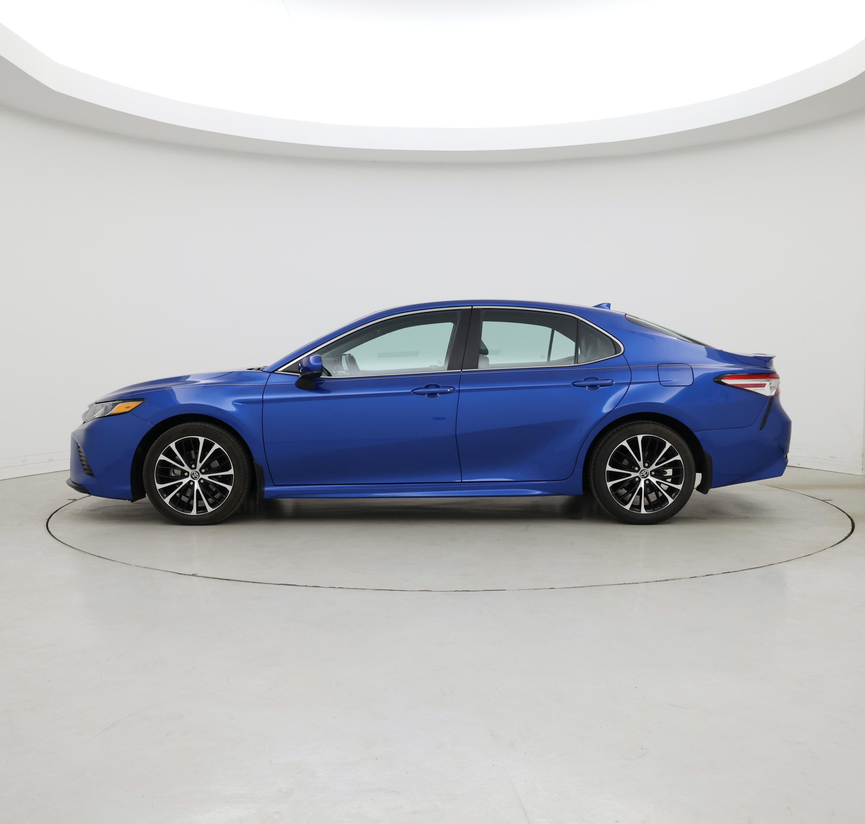 Thumbnail: 2020 Toyota Camry - 3