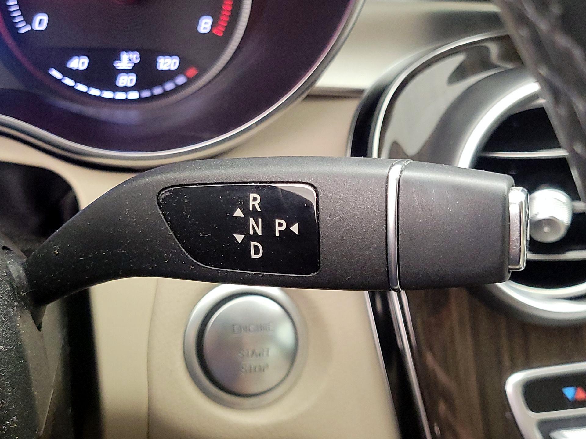 Thumbnail: 2015 Mercedes-Benz C-Class - 17