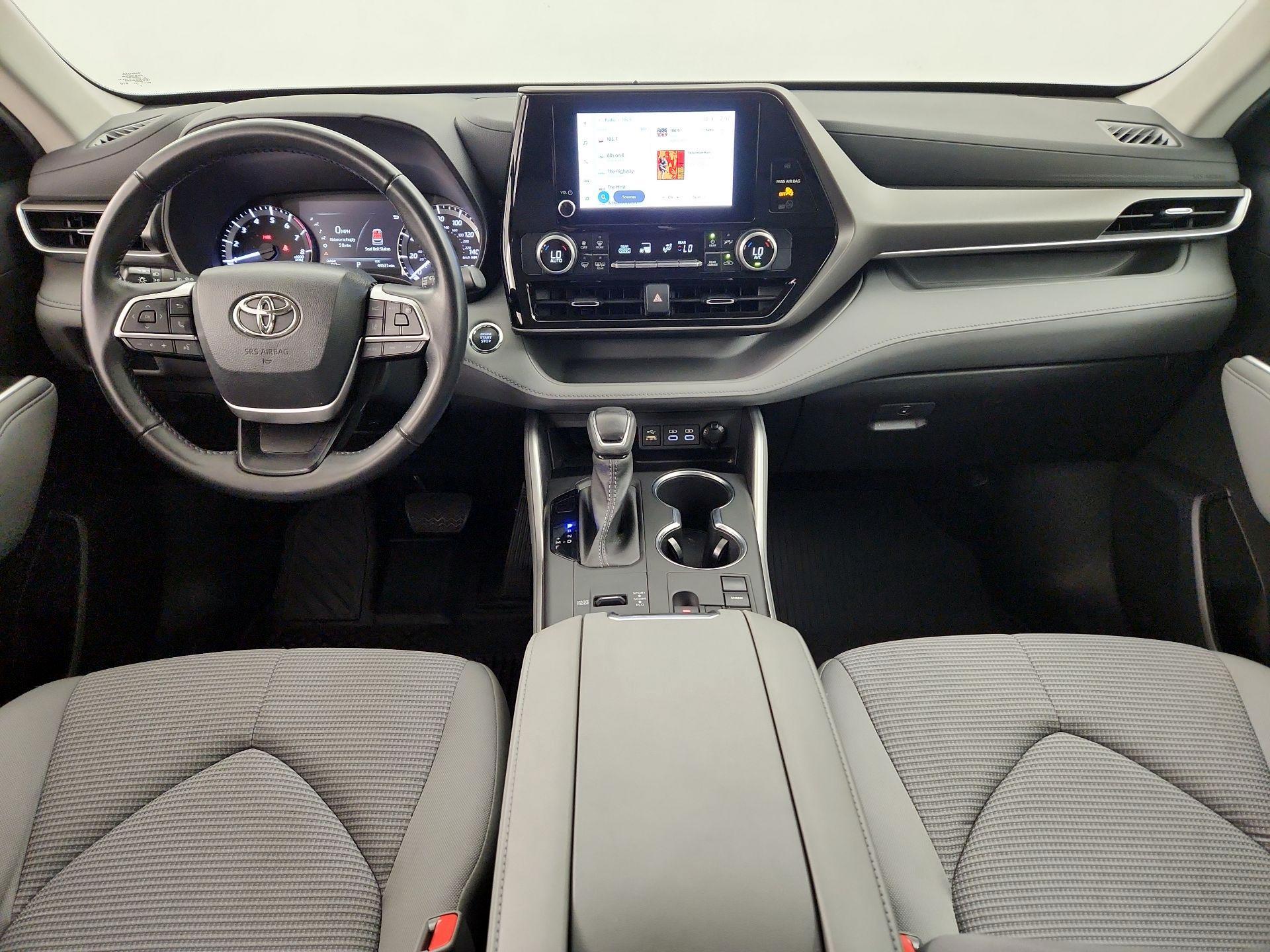 Thumbnail: 2023 Toyota Highlander - 9
