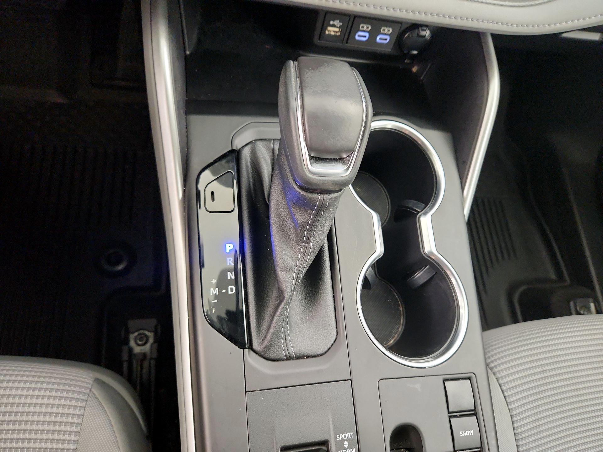 Thumbnail: 2023 Toyota Highlander - 17