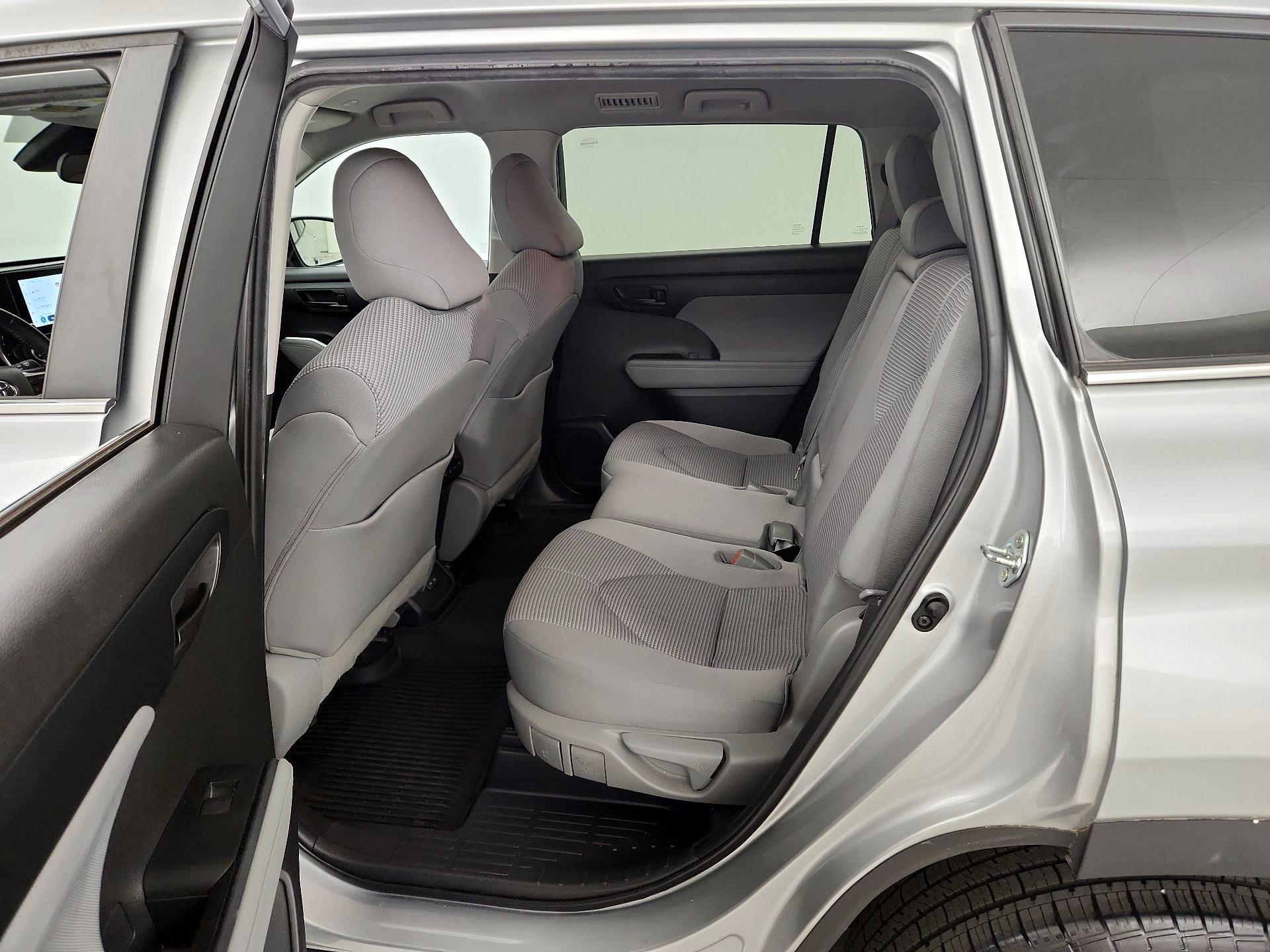 Thumbnail: 2023 Toyota Highlander - 19
