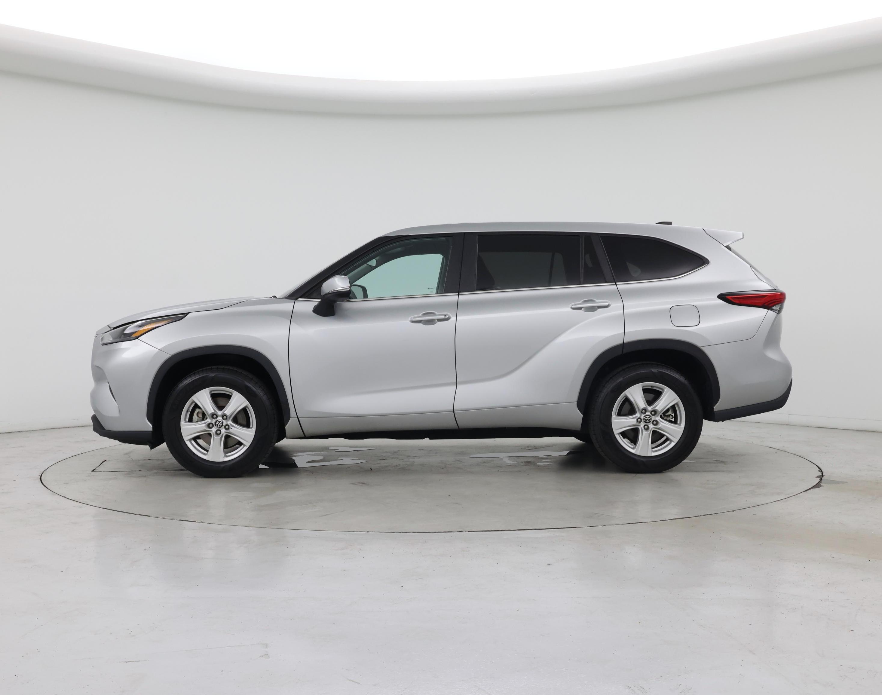 Thumbnail: 2023 Toyota Highlander - 3
