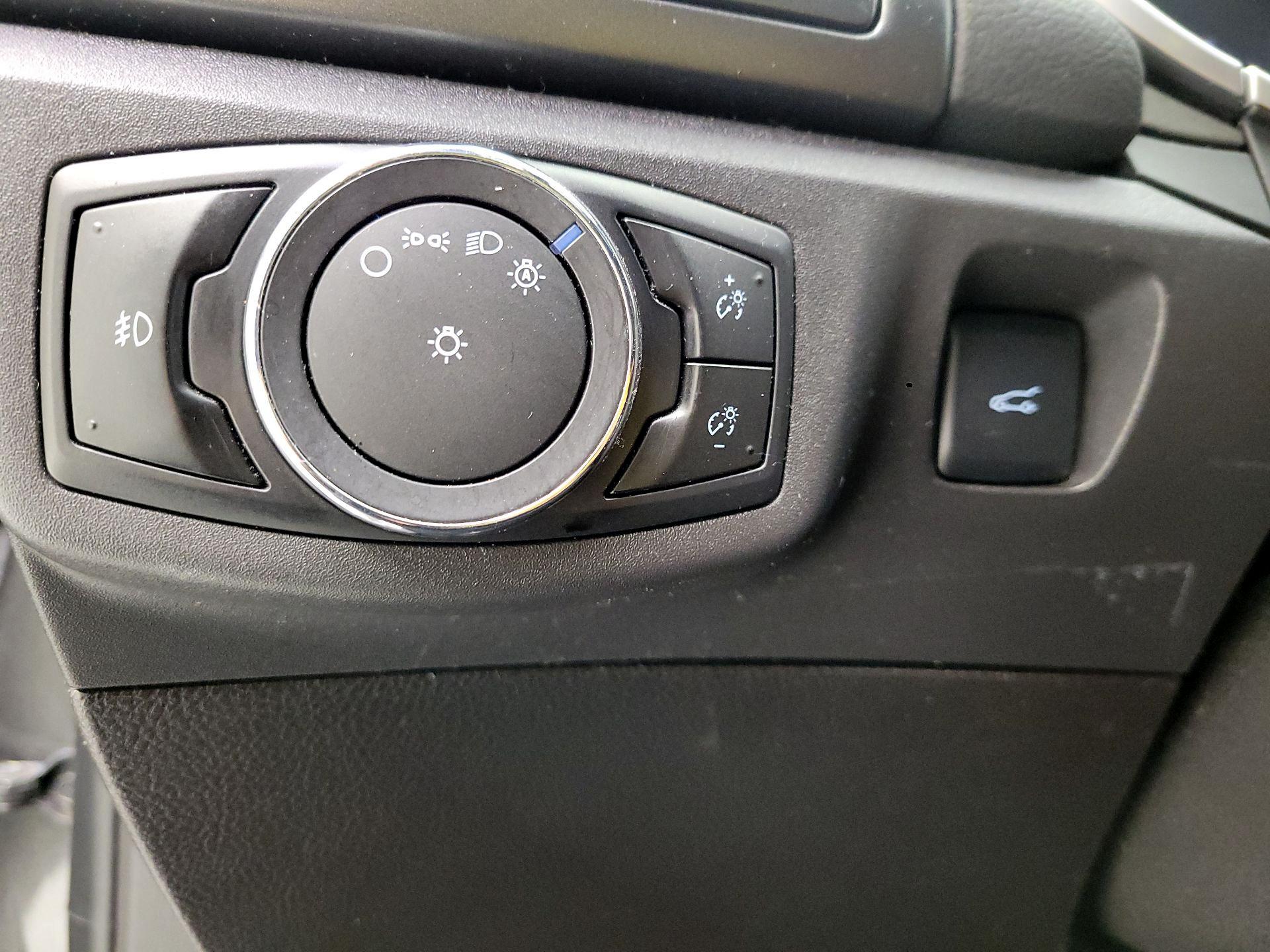 Thumbnail: 2016 Ford Fusion - 13