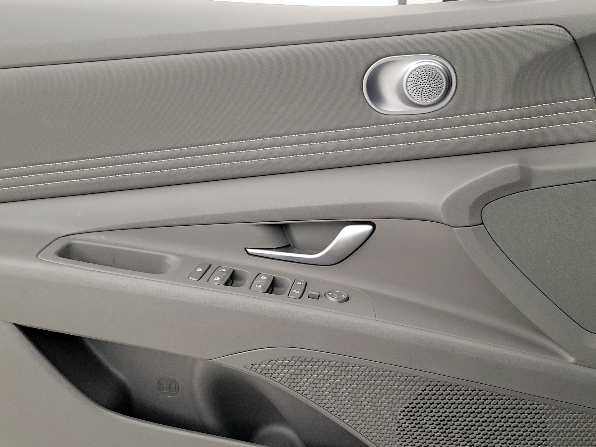 Thumbnail: 2024 Hyundai Elantra - 12