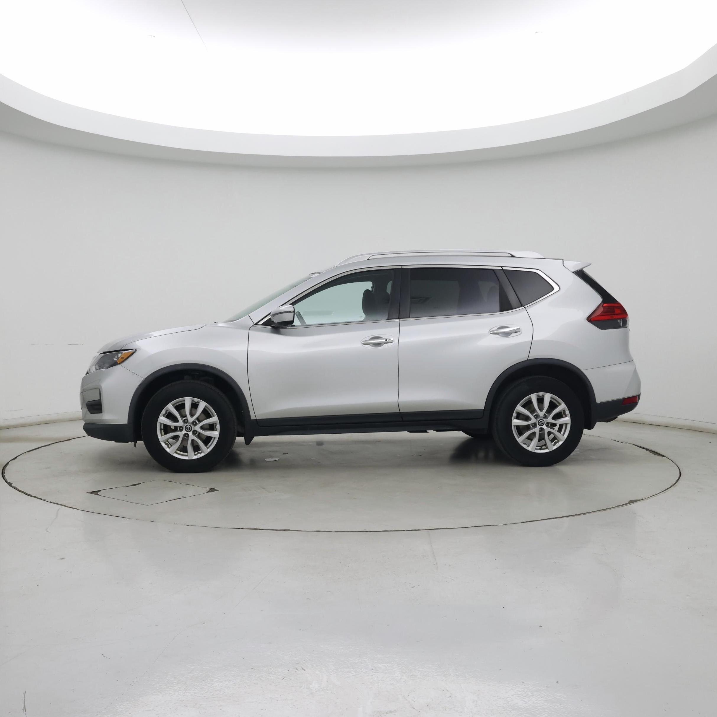 Thumbnail: 2017 Nissan Rogue - 3