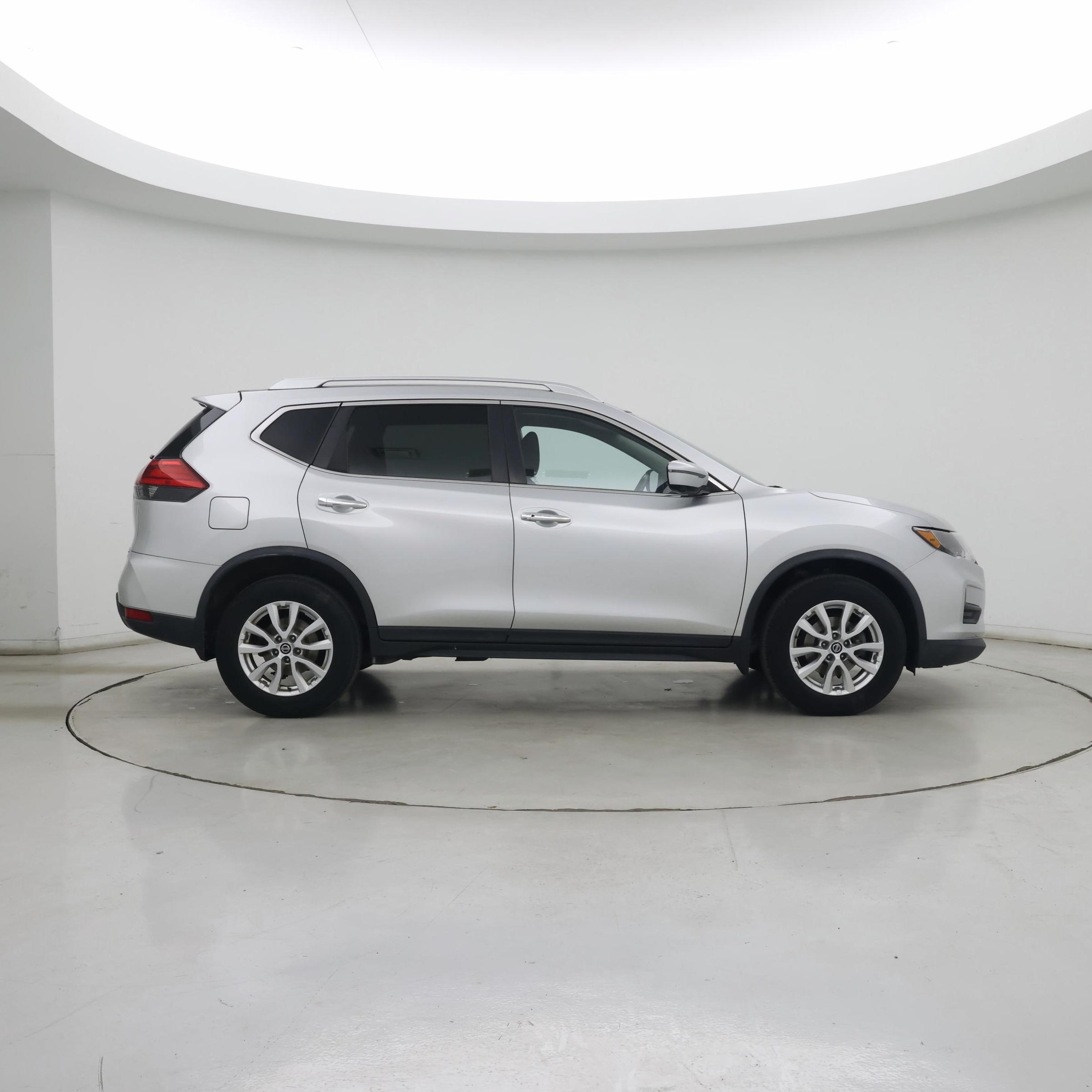 Thumbnail: 2017 Nissan Rogue - 7
