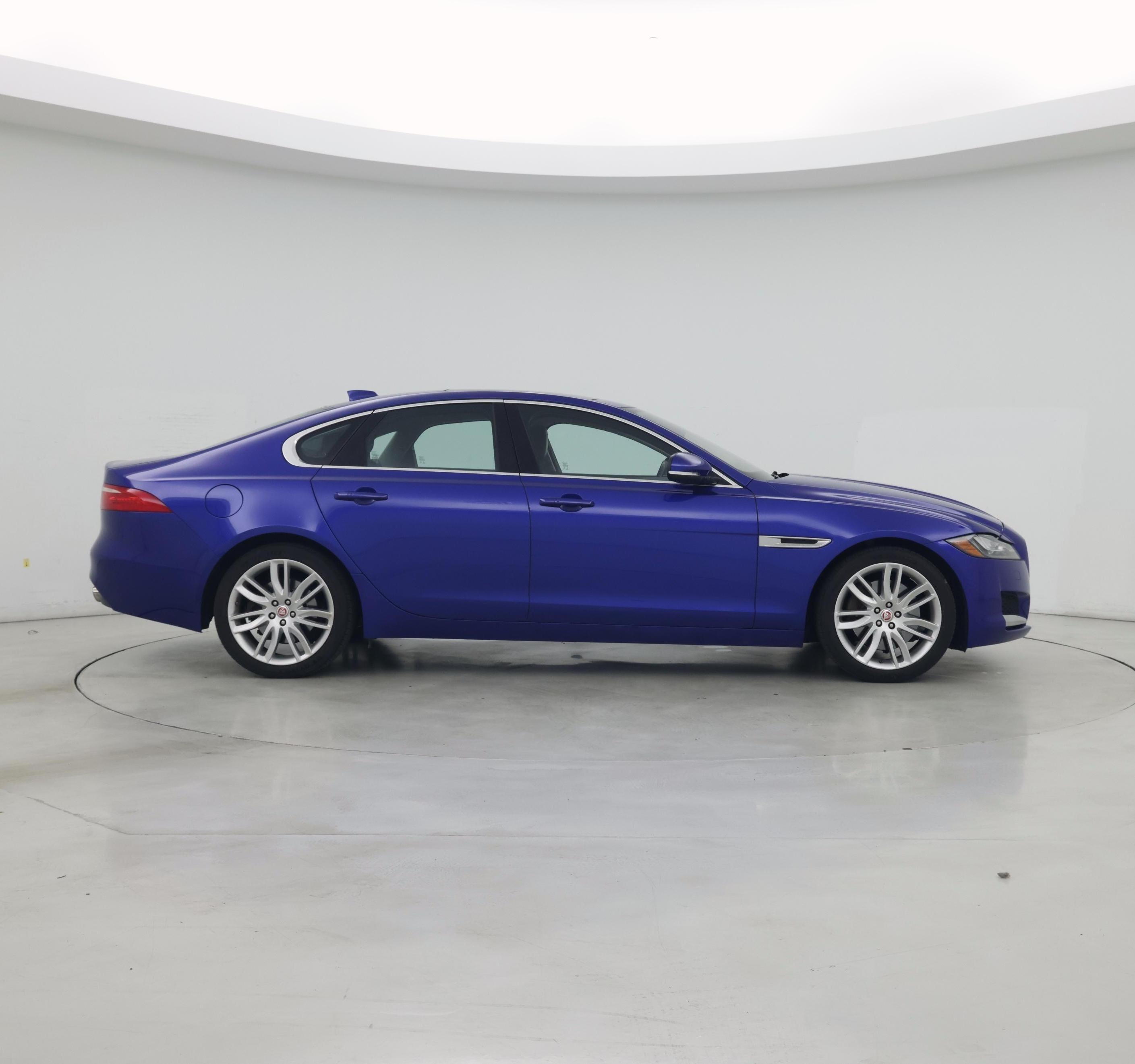 Thumbnail: 2017 Jaguar XF - 7