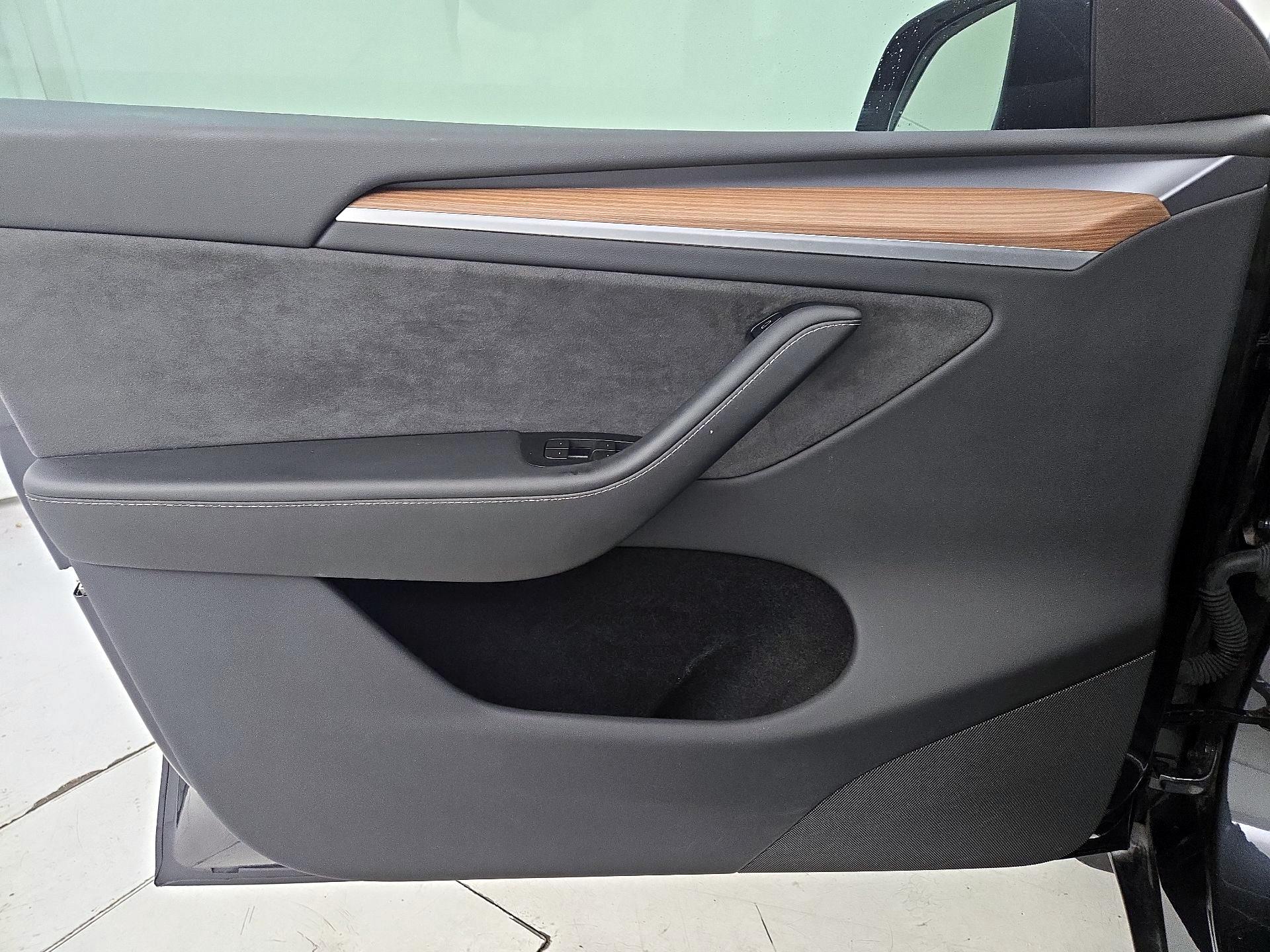 Thumbnail: 2024 Tesla Model Y - 12