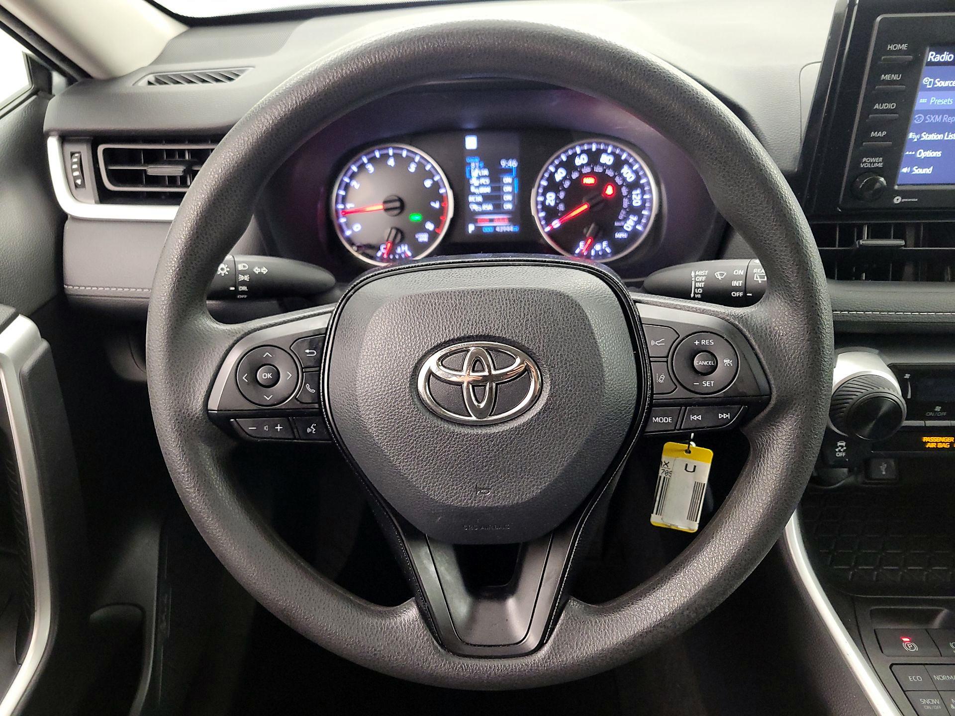 Thumbnail: 2021 Toyota RAV4 - 10