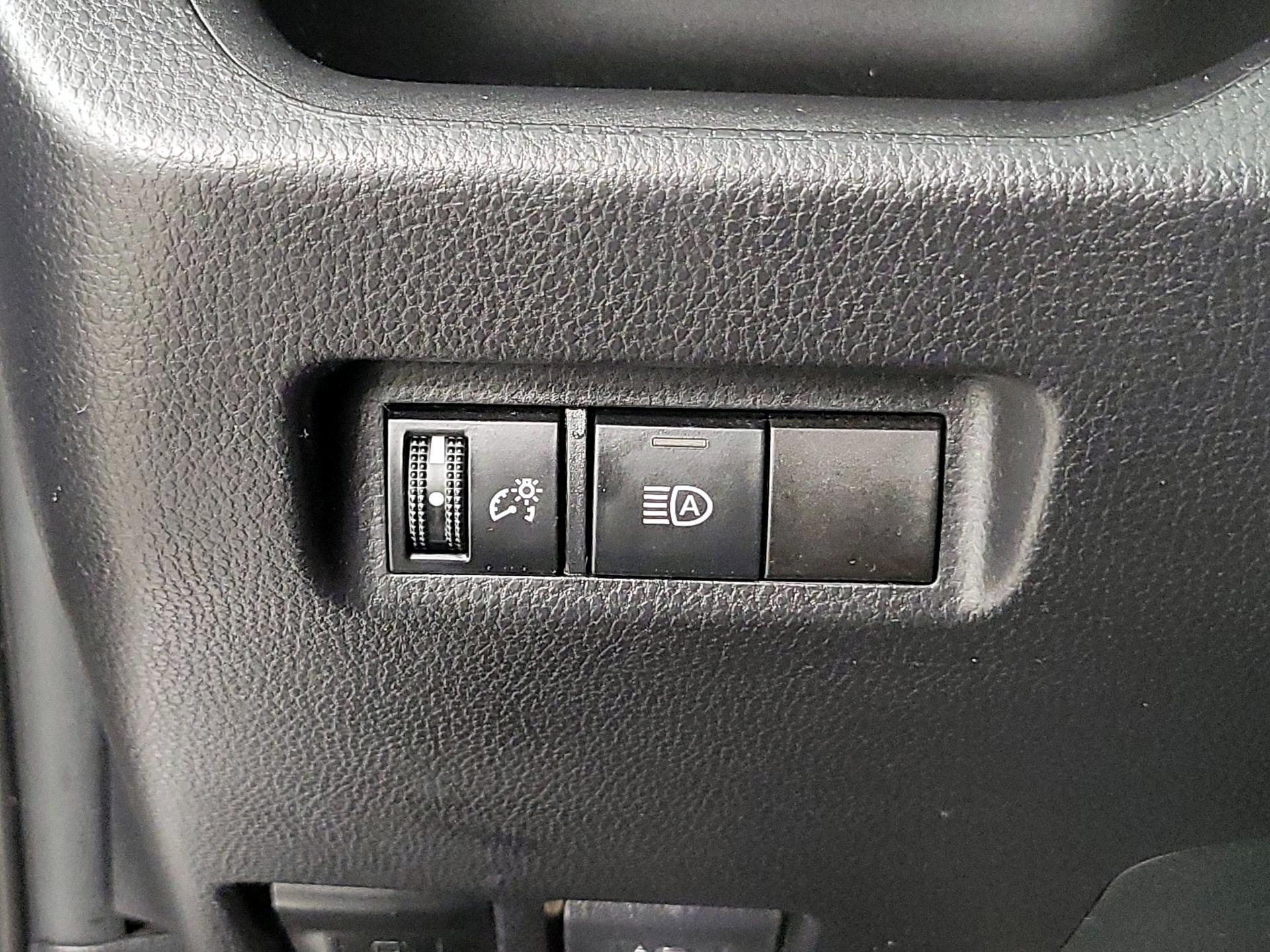 Thumbnail: 2021 Toyota RAV4 - 13