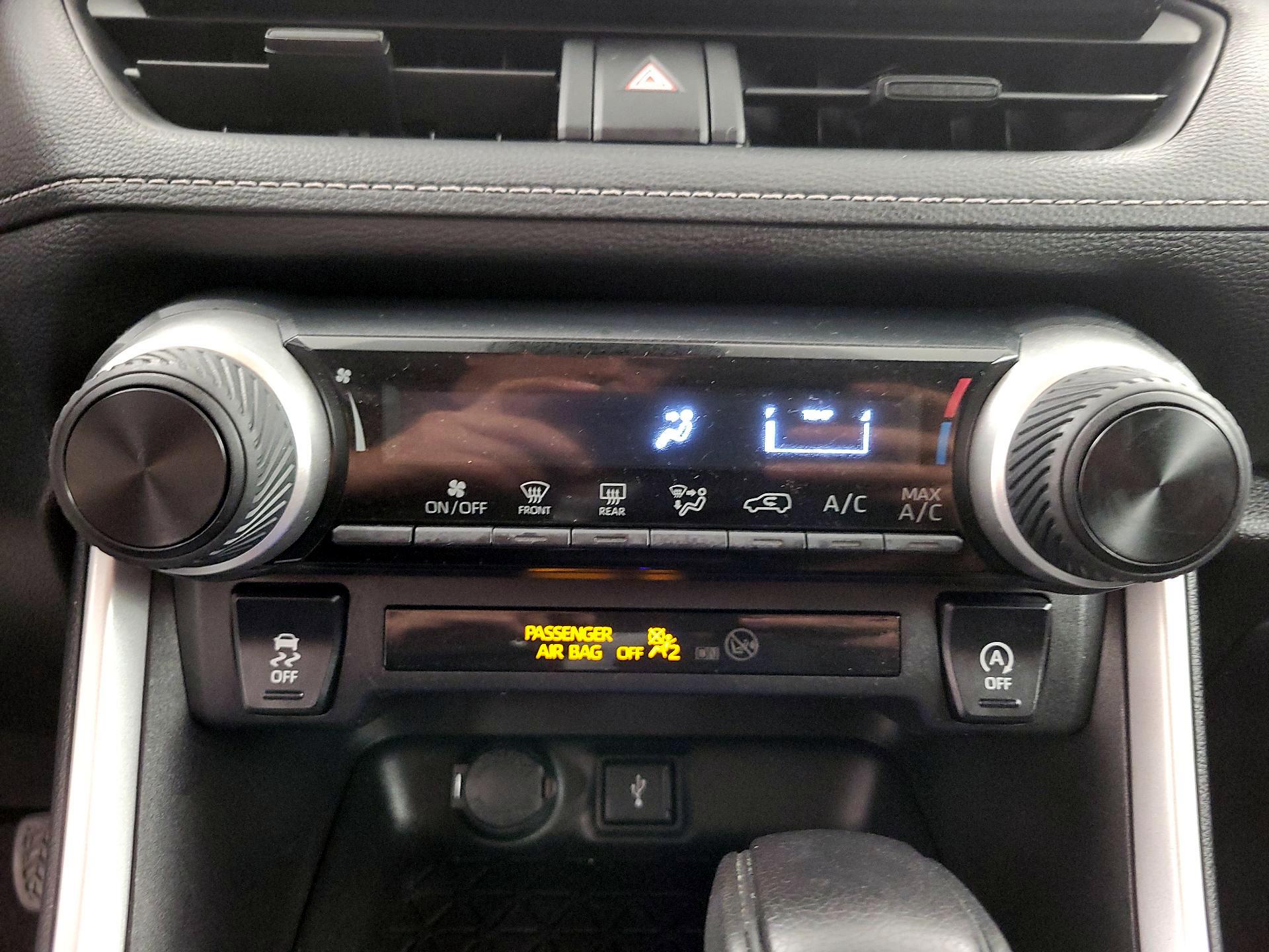 Thumbnail: 2021 Toyota RAV4 - 16