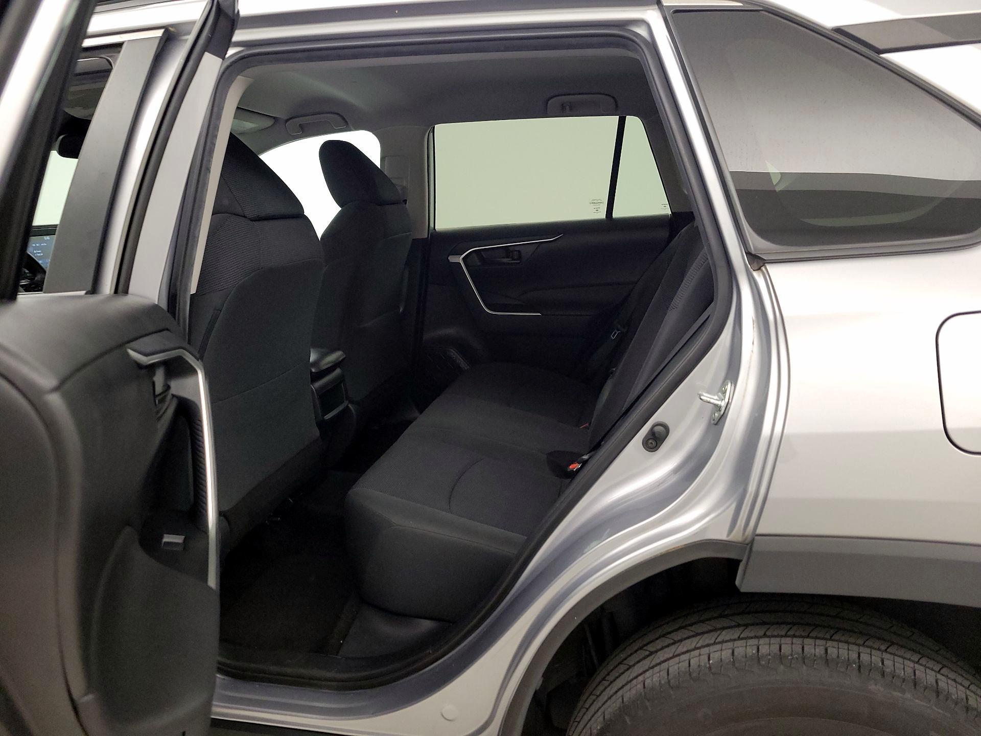 Thumbnail: 2021 Toyota RAV4 - 19