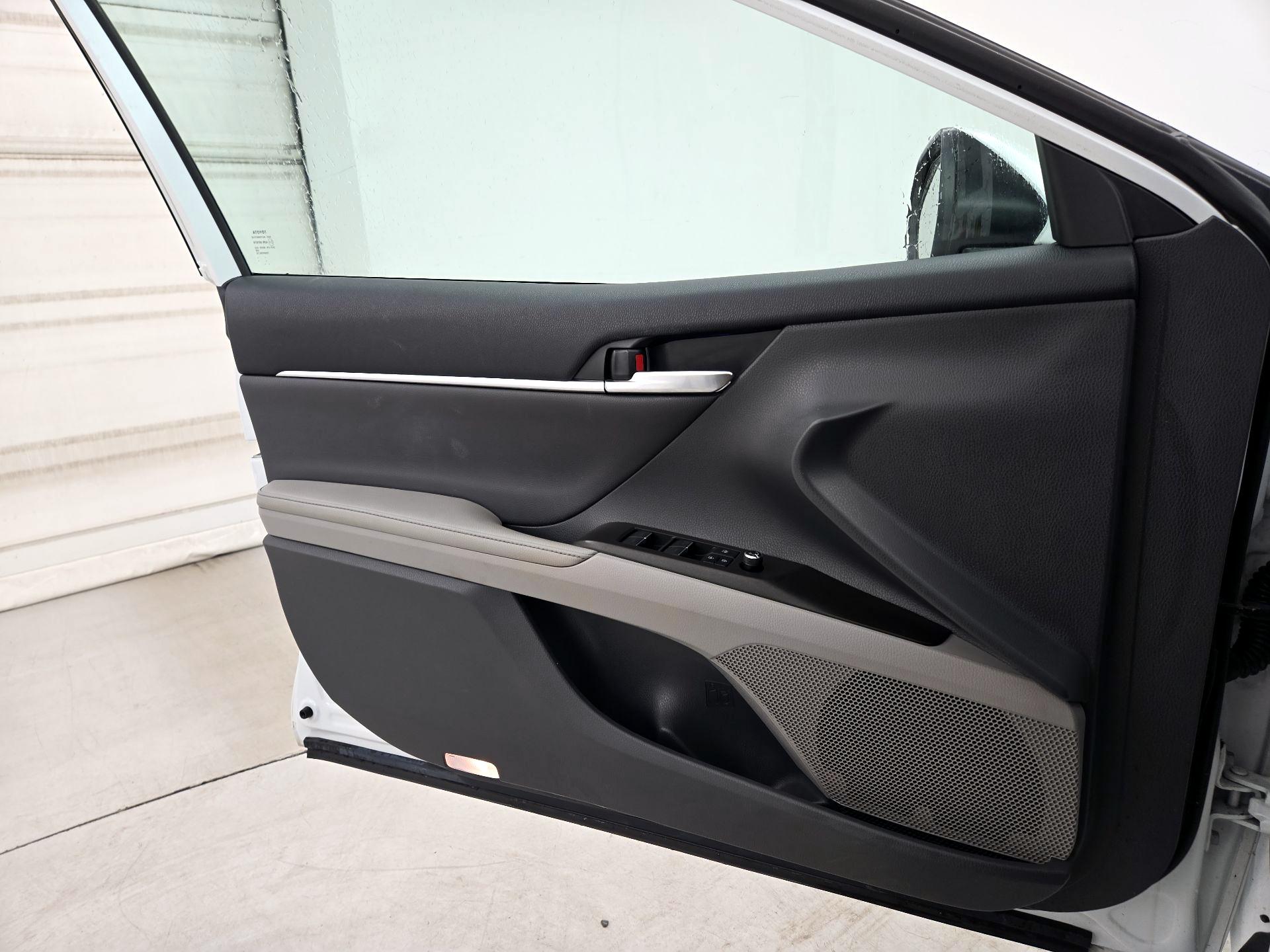Thumbnail: 2021 Toyota Camry - 12