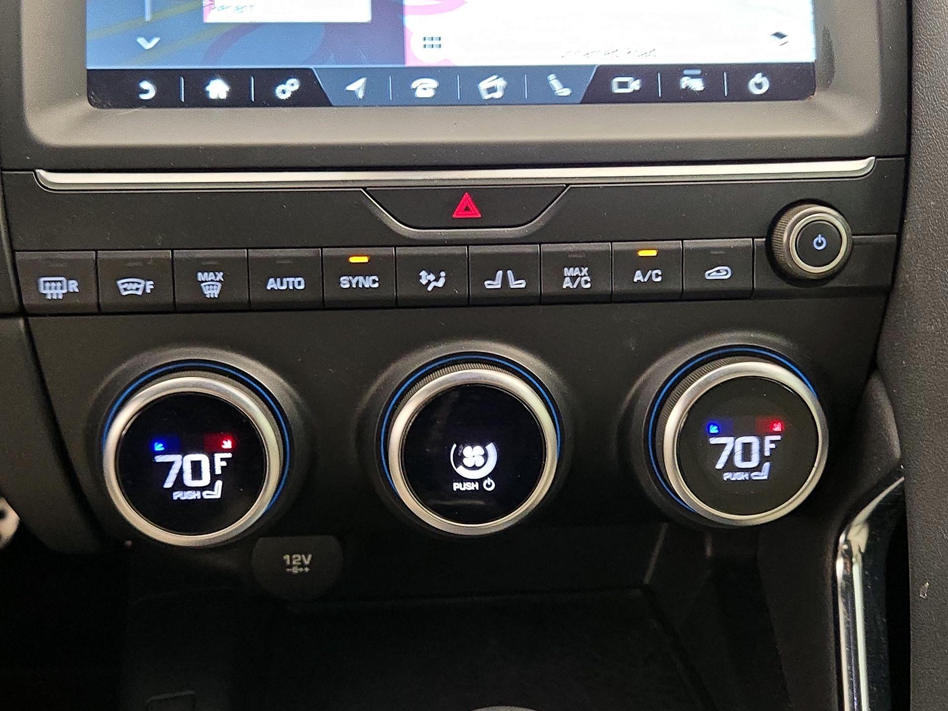 Thumbnail: 2020 Jaguar E-Pace - 17