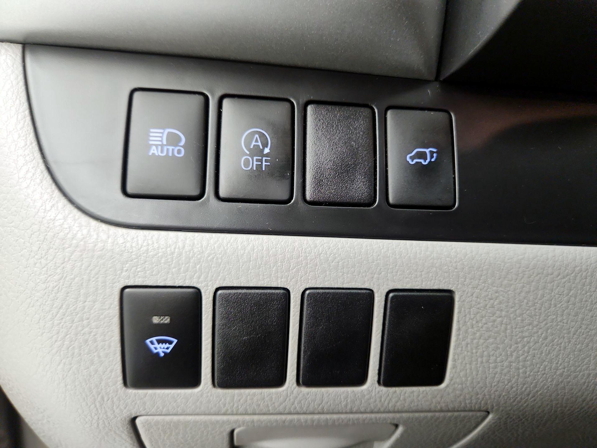 Thumbnail: 2018 Toyota Highlander - 13