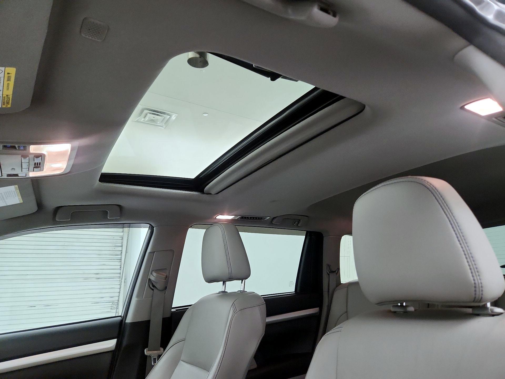 Thumbnail: 2018 Toyota Highlander - 20