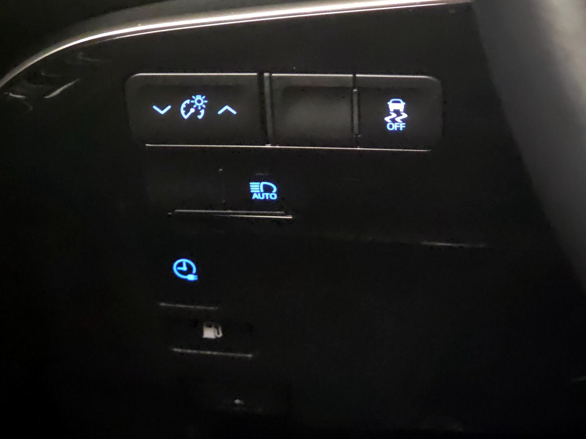 Thumbnail: 2022 Toyota Prius Prime - 13