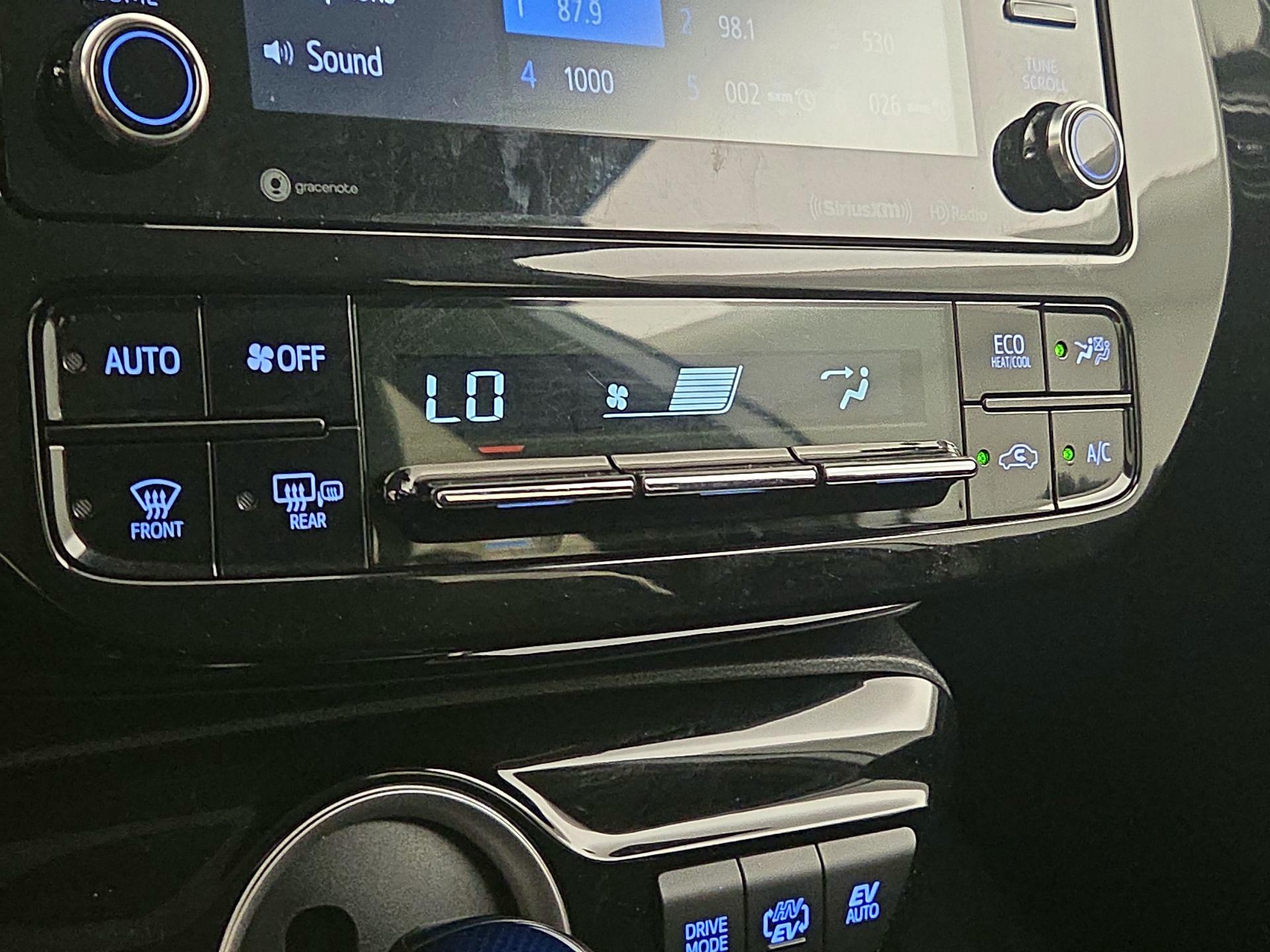 Thumbnail: 2022 Toyota Prius Prime - 16