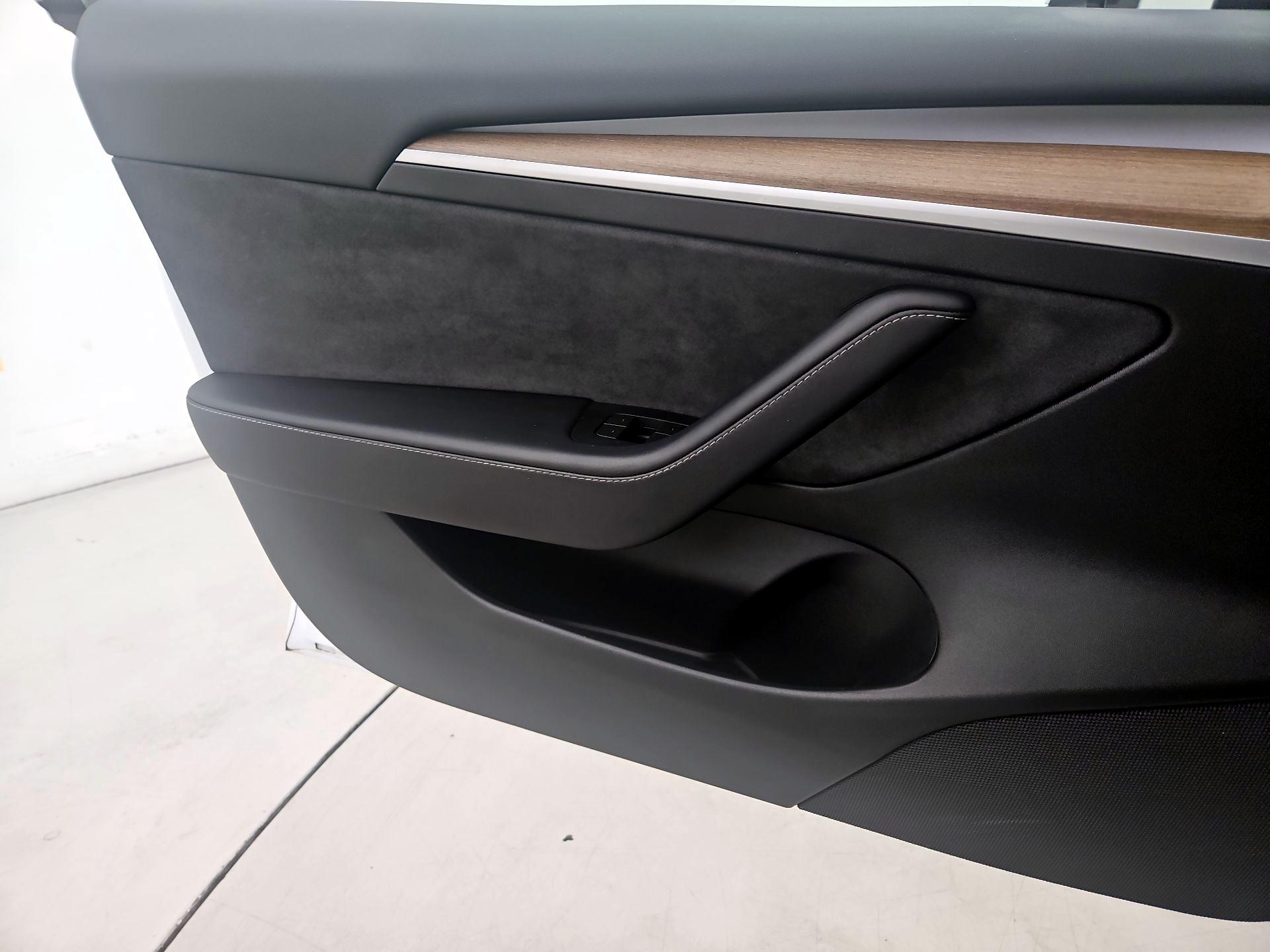 Thumbnail: 2023 Tesla Model 3 - 10