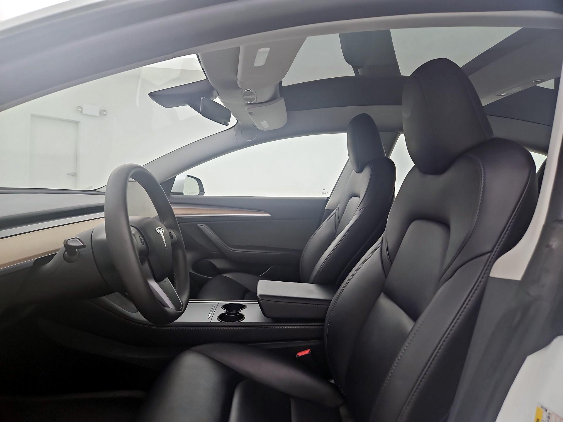 Thumbnail: 2023 Tesla Model 3 - 16