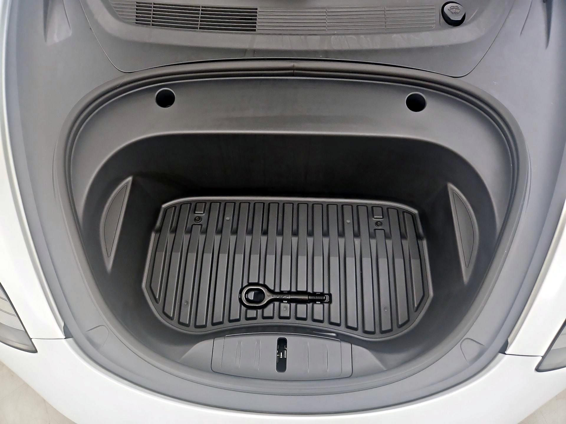 Thumbnail: 2023 Tesla Model 3 - 19