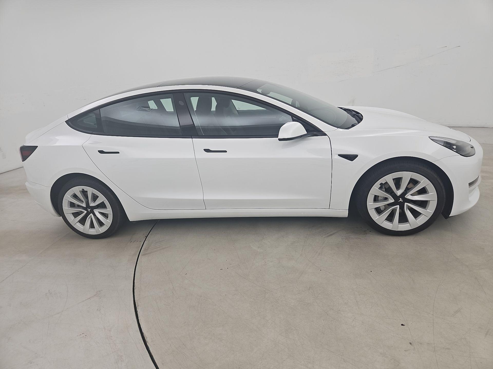 Thumbnail: 2023 Tesla Model 3 - 4