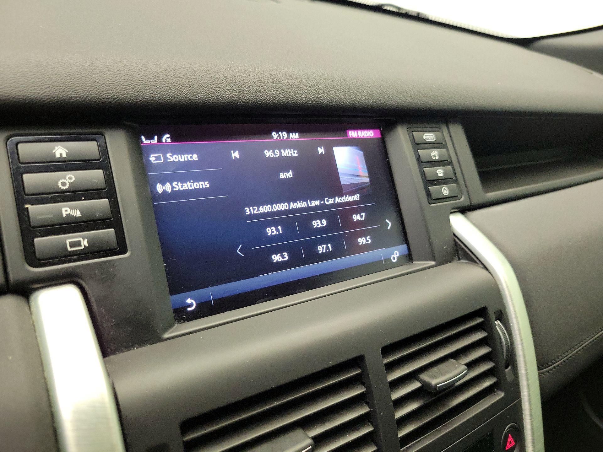 Thumbnail: 2018 Land Rover Discovery Sport - 15