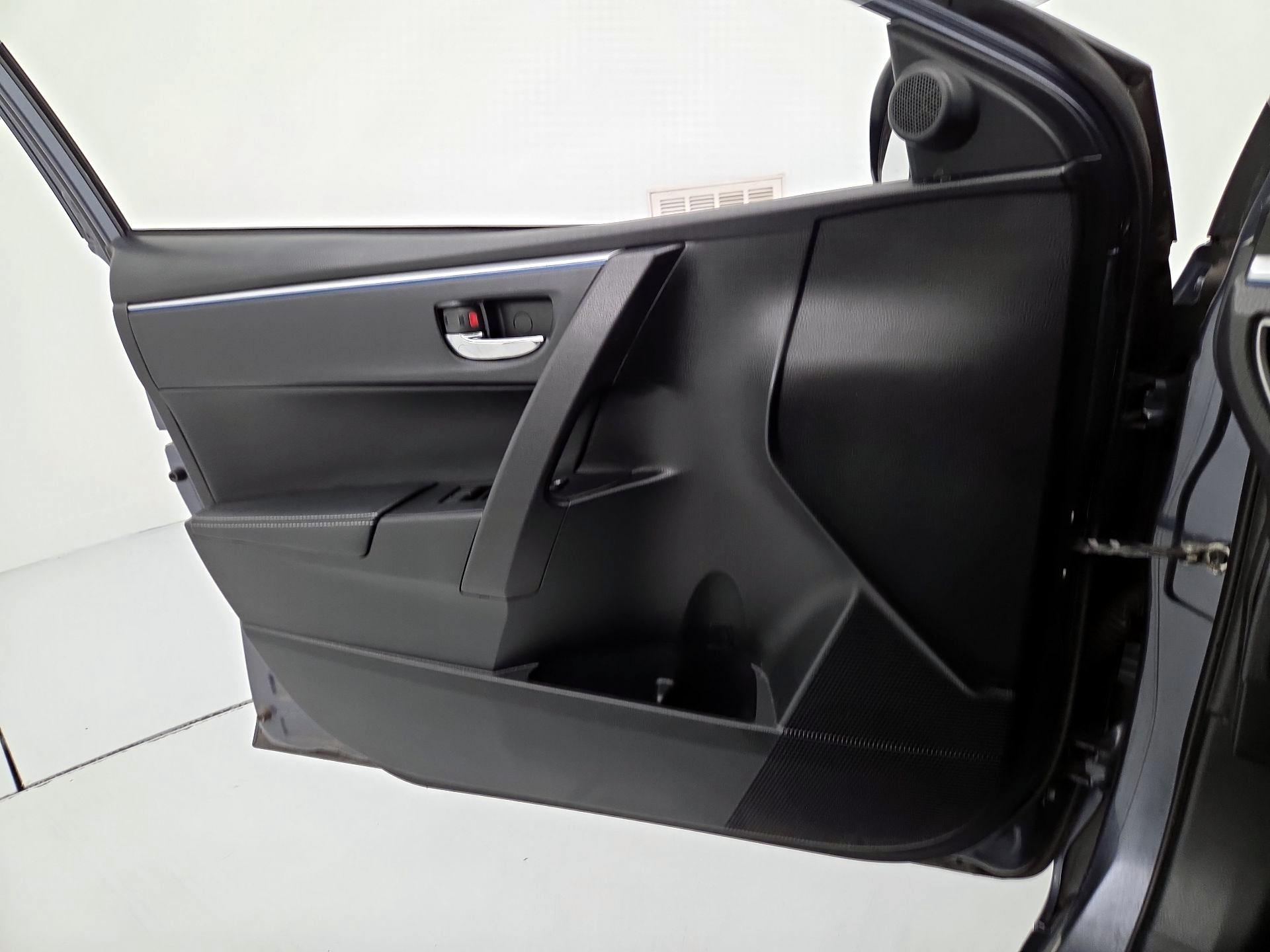 Thumbnail: 2015 Toyota Corolla - 12