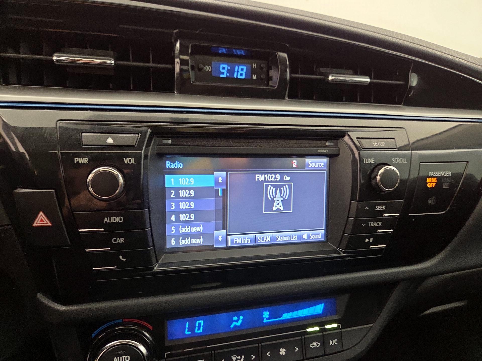 Thumbnail: 2015 Toyota Corolla - 15