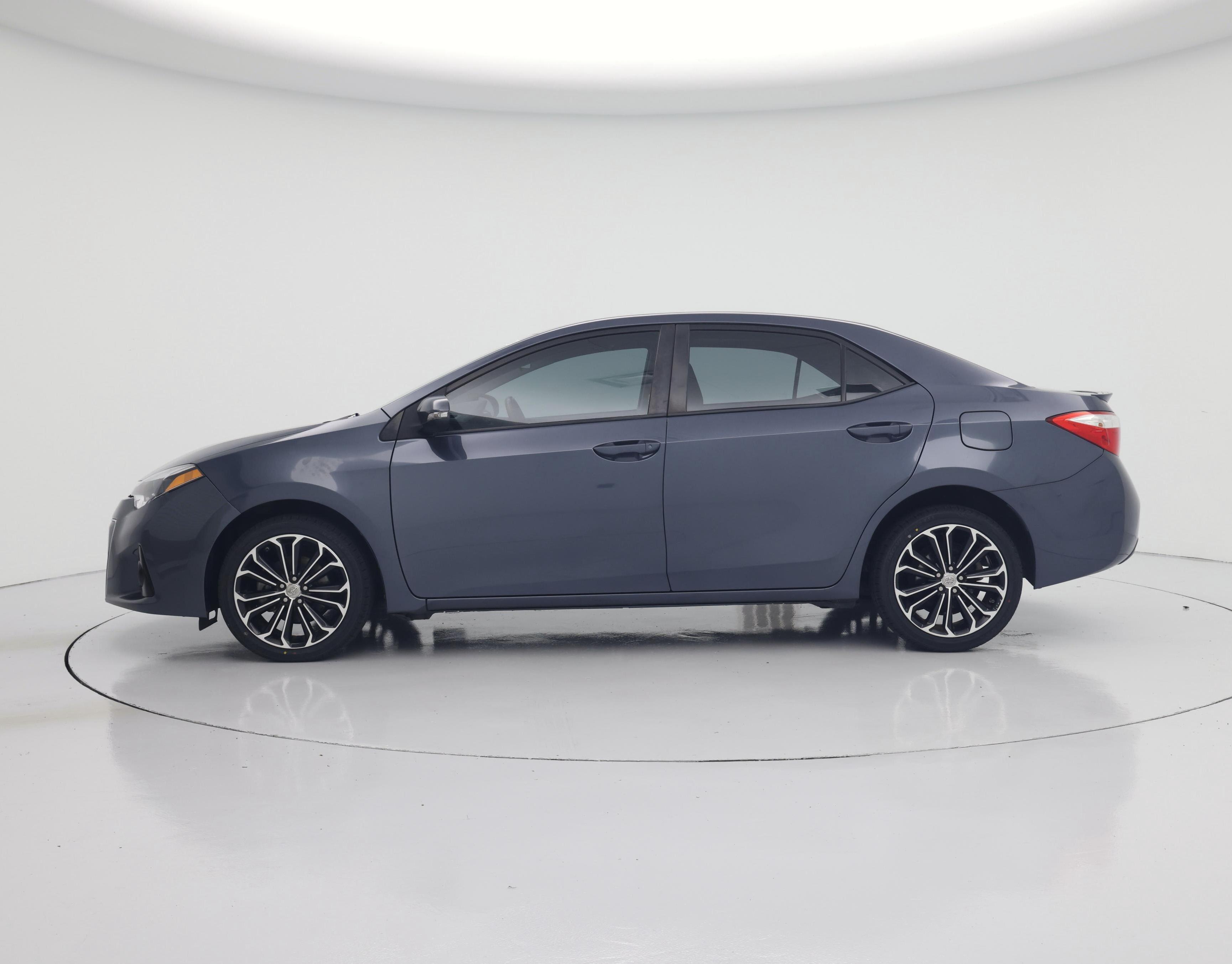 Thumbnail: 2015 Toyota Corolla - 3