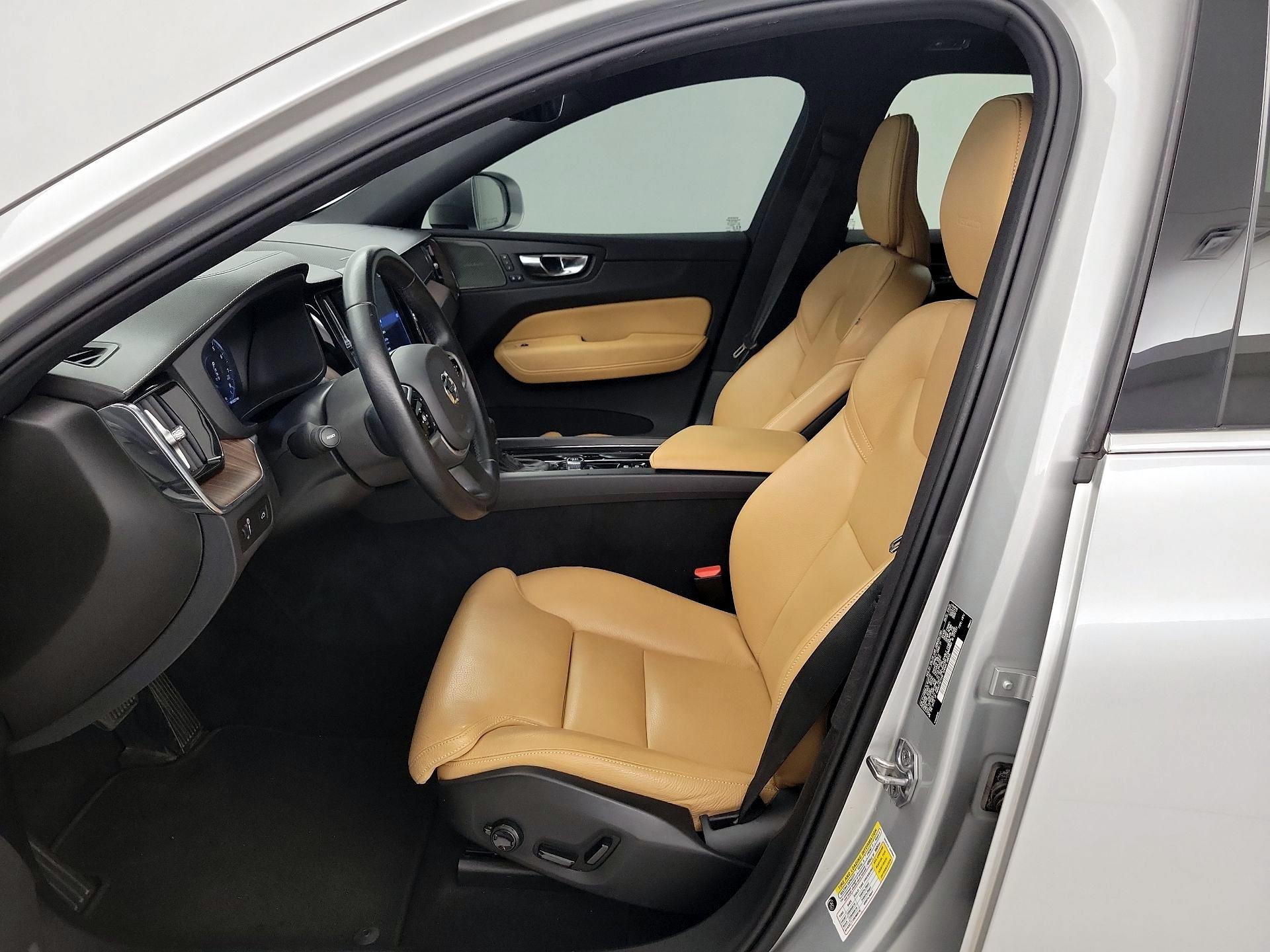 Thumbnail: 2020 Volvo XC60 - 11