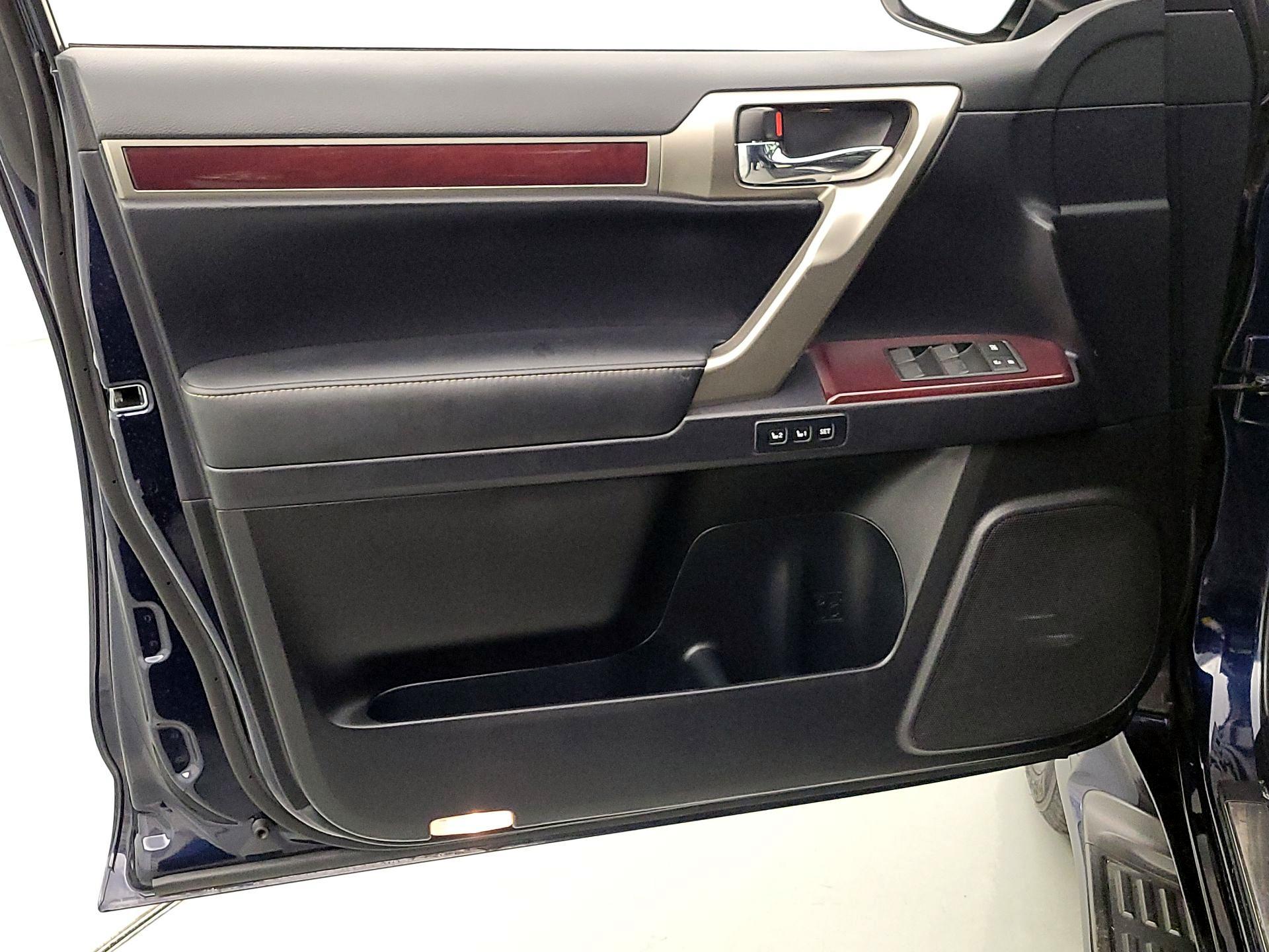 Thumbnail: 2019 Lexus GX - 12