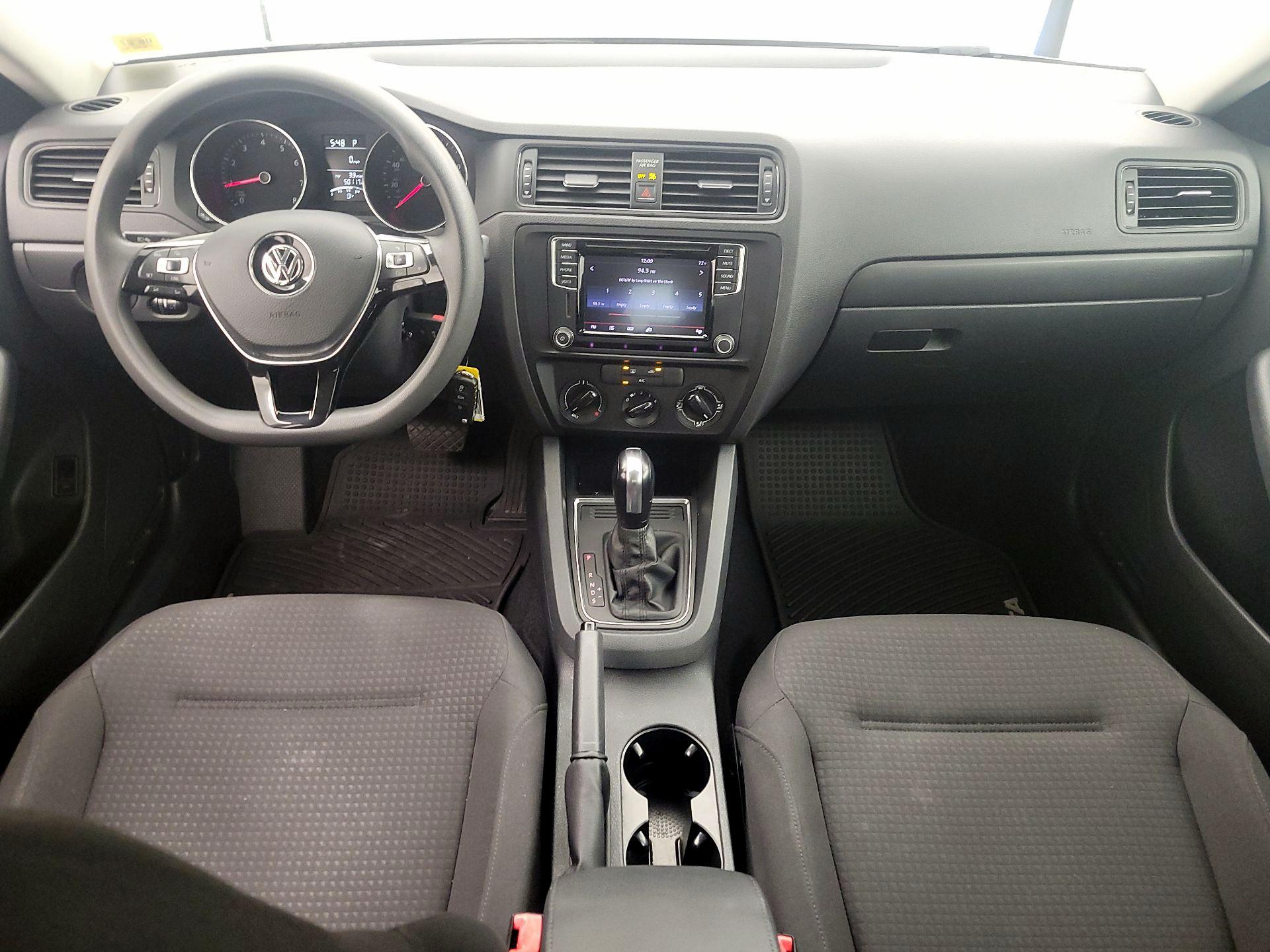Thumbnail: 2016 Volkswagen Jetta - 9