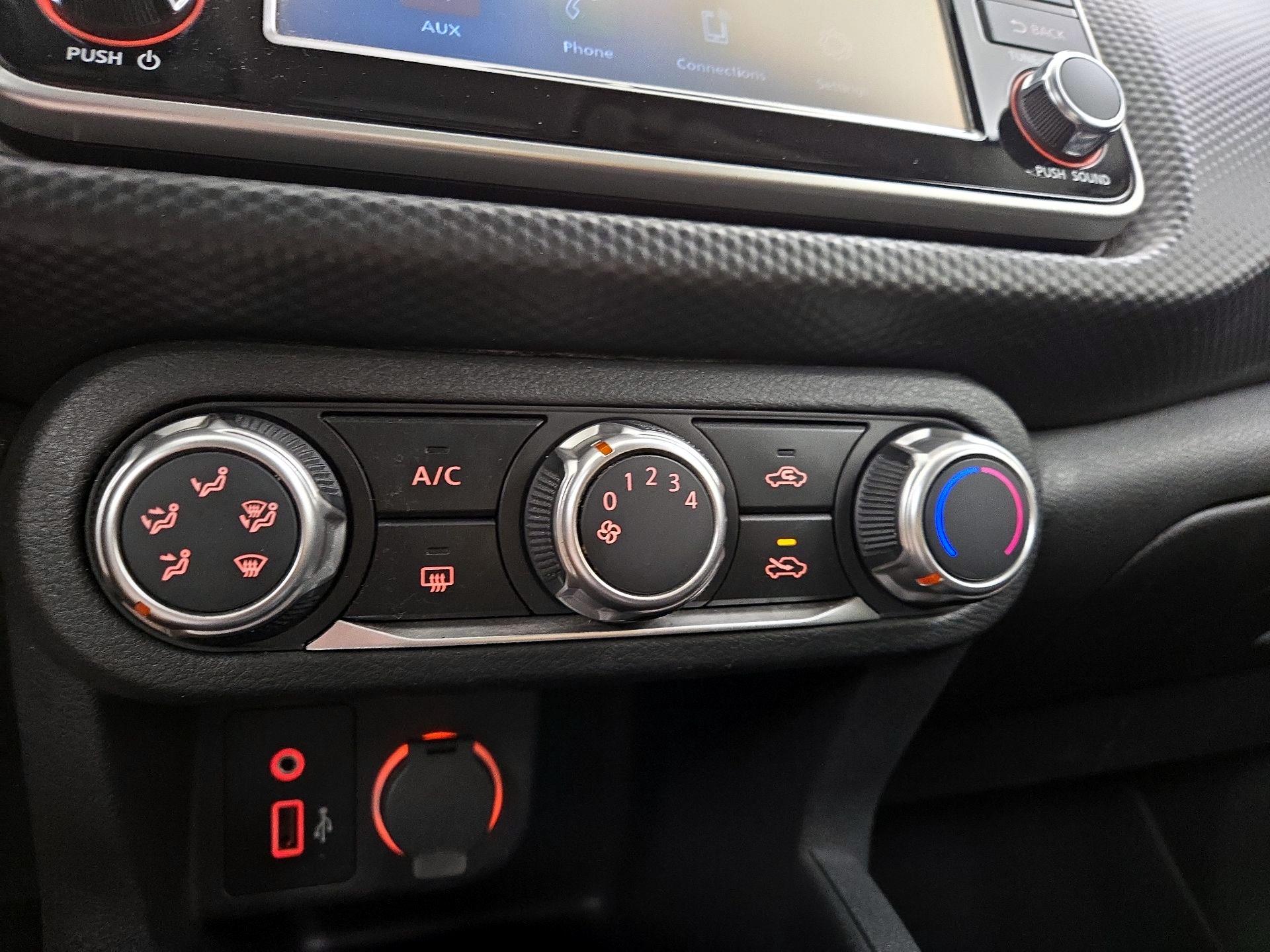 Thumbnail: 2021 Nissan Kicks - 16