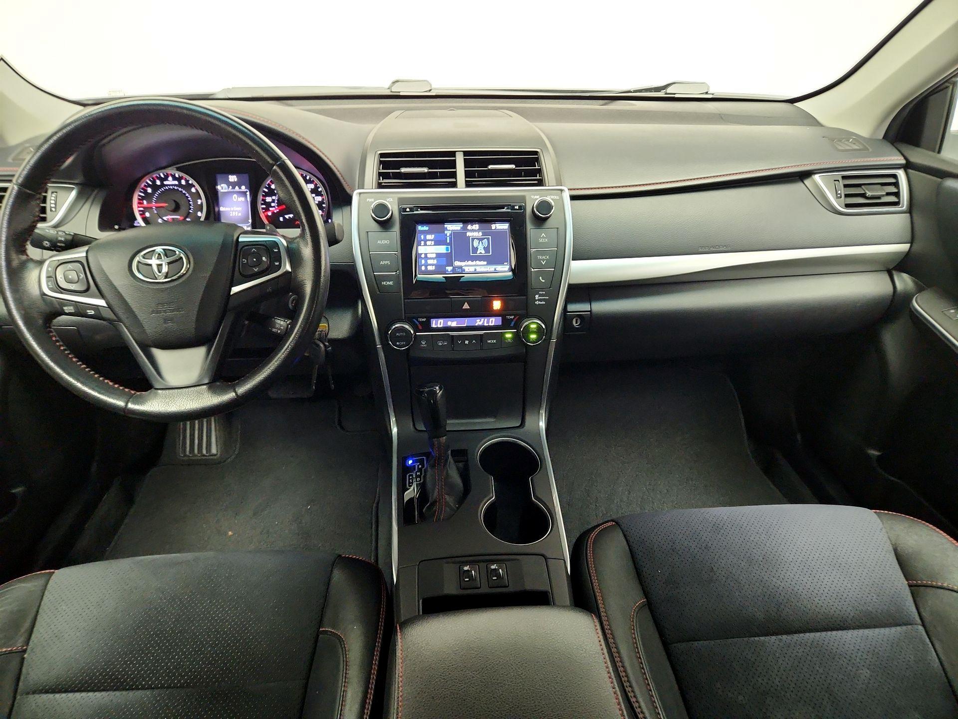 Thumbnail: 2015 Toyota Camry - 9