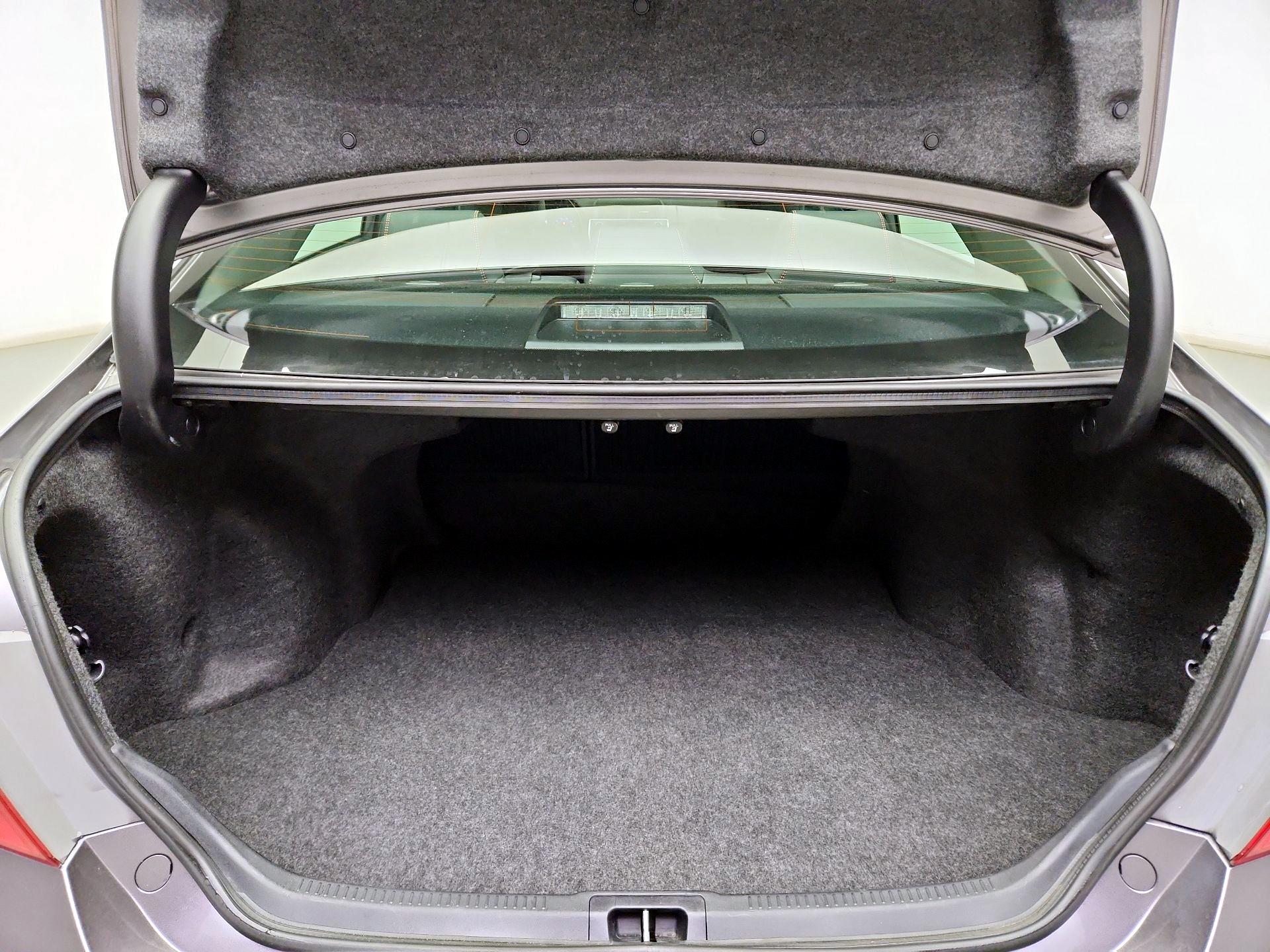 Thumbnail: 2015 Toyota Camry - 20