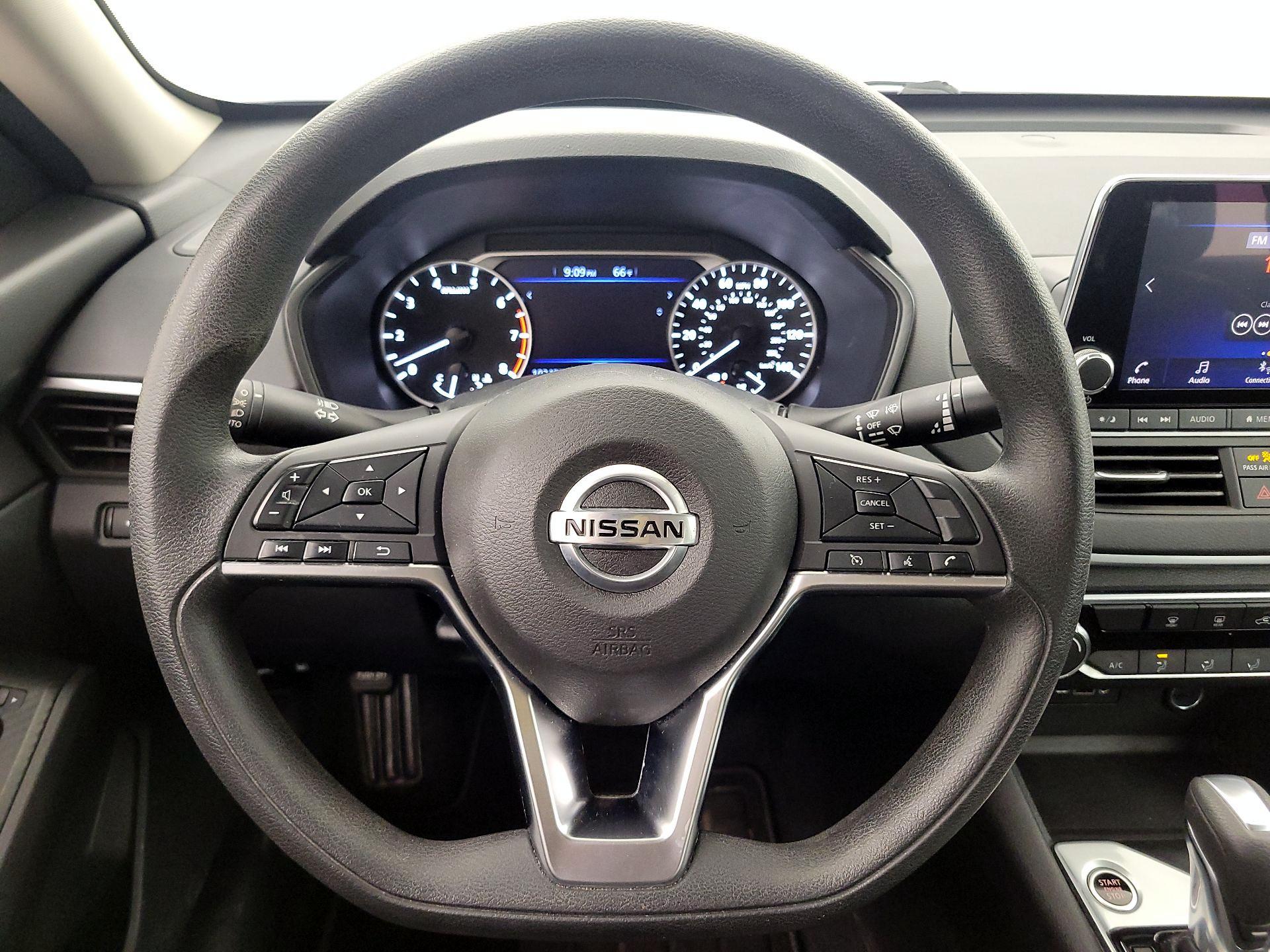 Thumbnail: 2019 Nissan Altima - 10