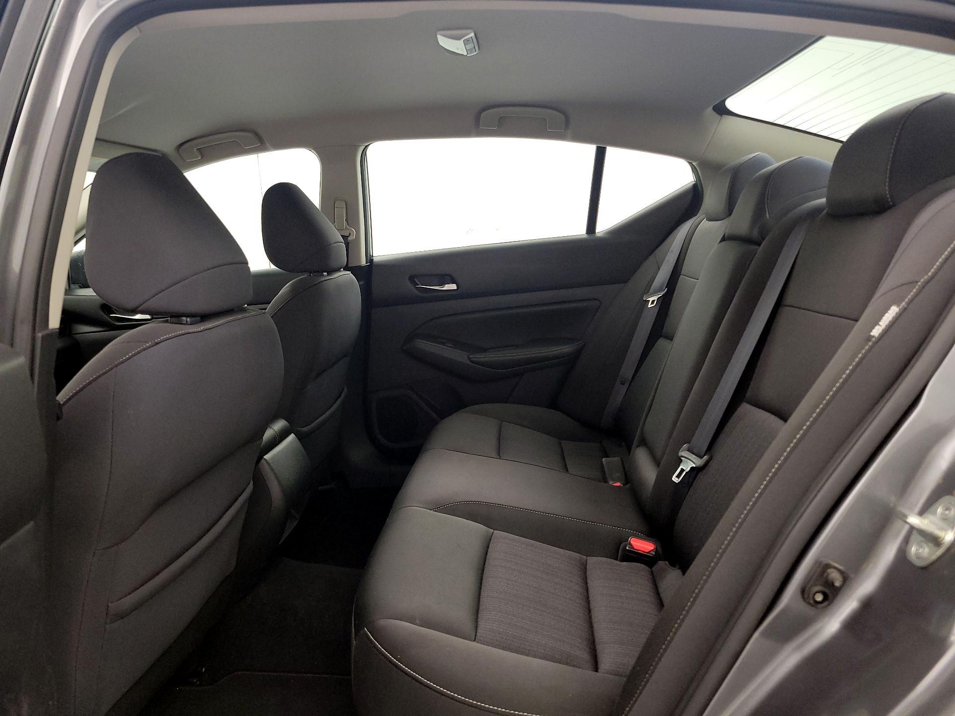 Thumbnail: 2019 Nissan Altima - 19