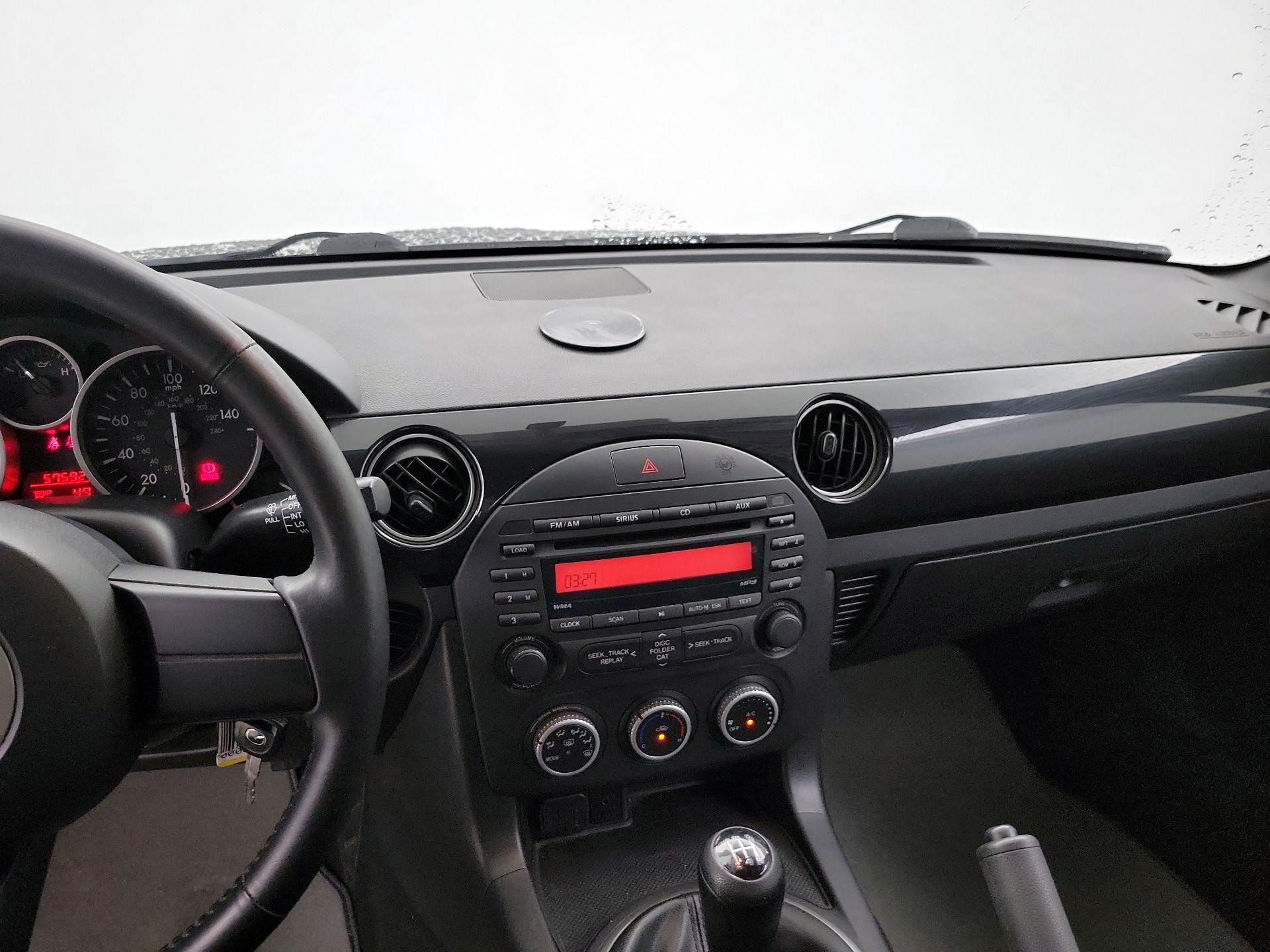 Thumbnail: 2014 Mazda MX-5 Miata - 9