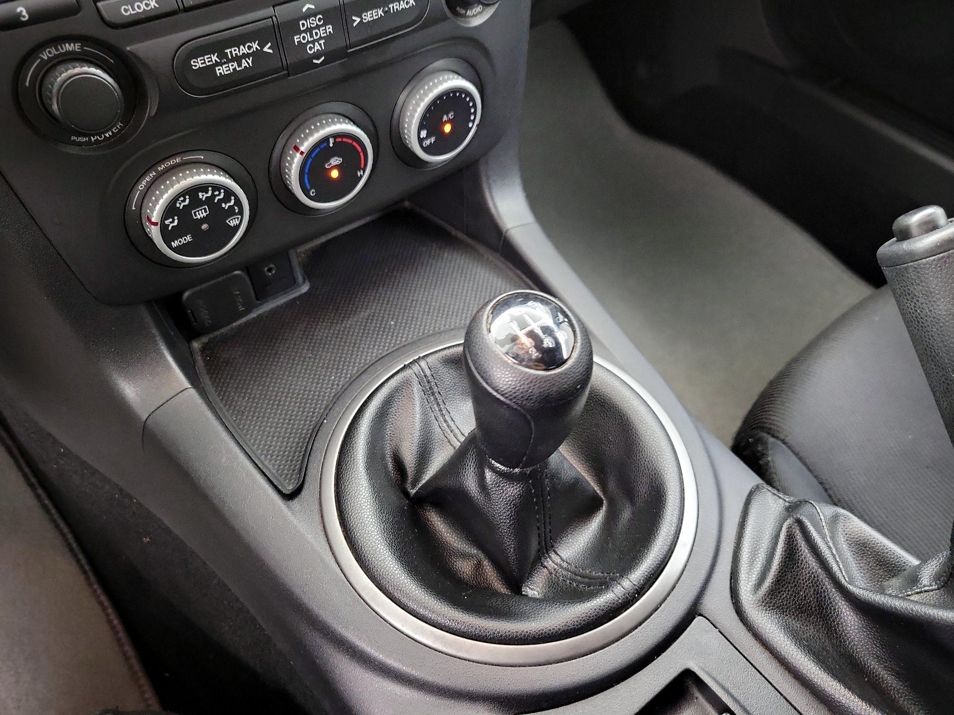 Thumbnail: 2014 Mazda MX-5 Miata - 16