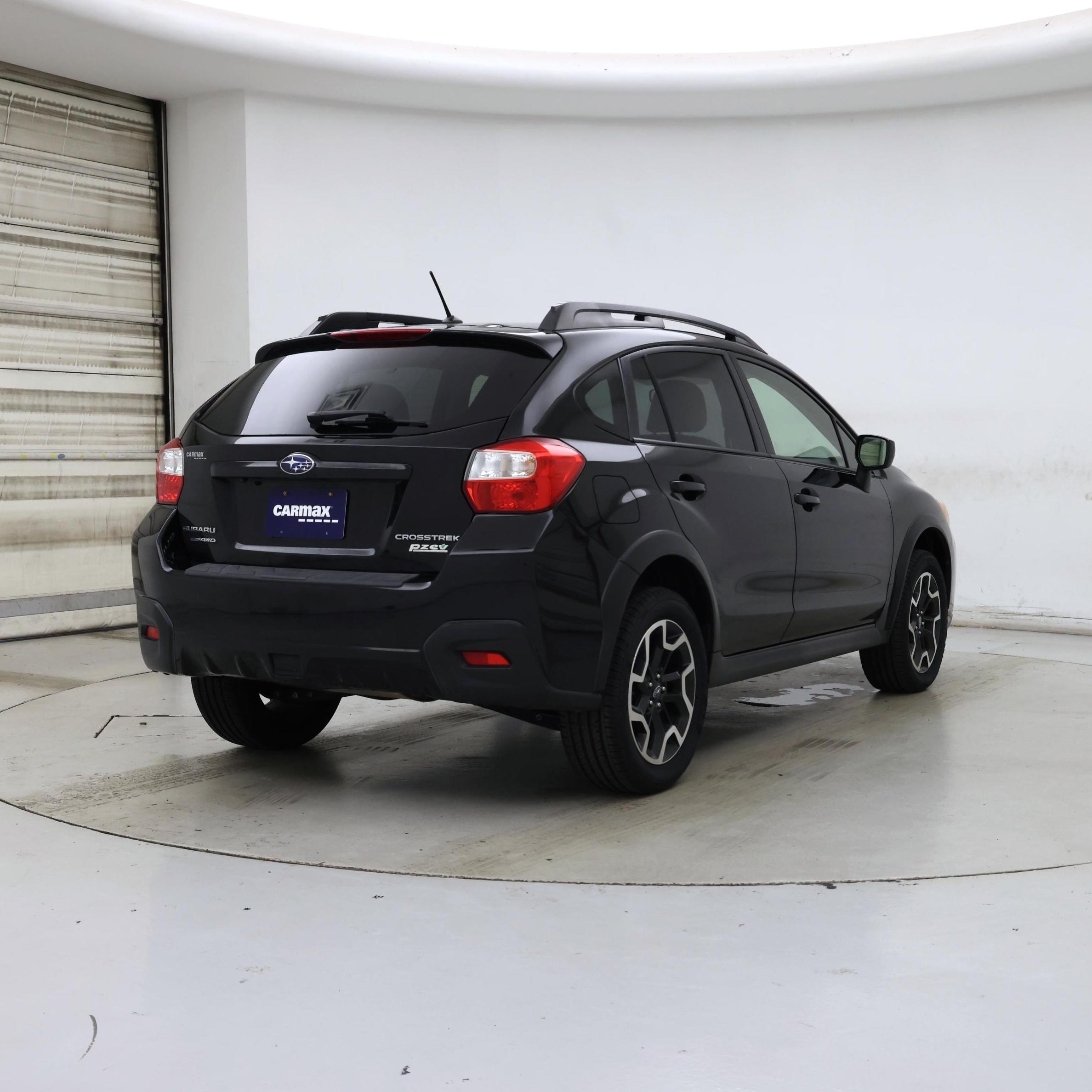 Thumbnail: 2017 Subaru Crosstrek - 8