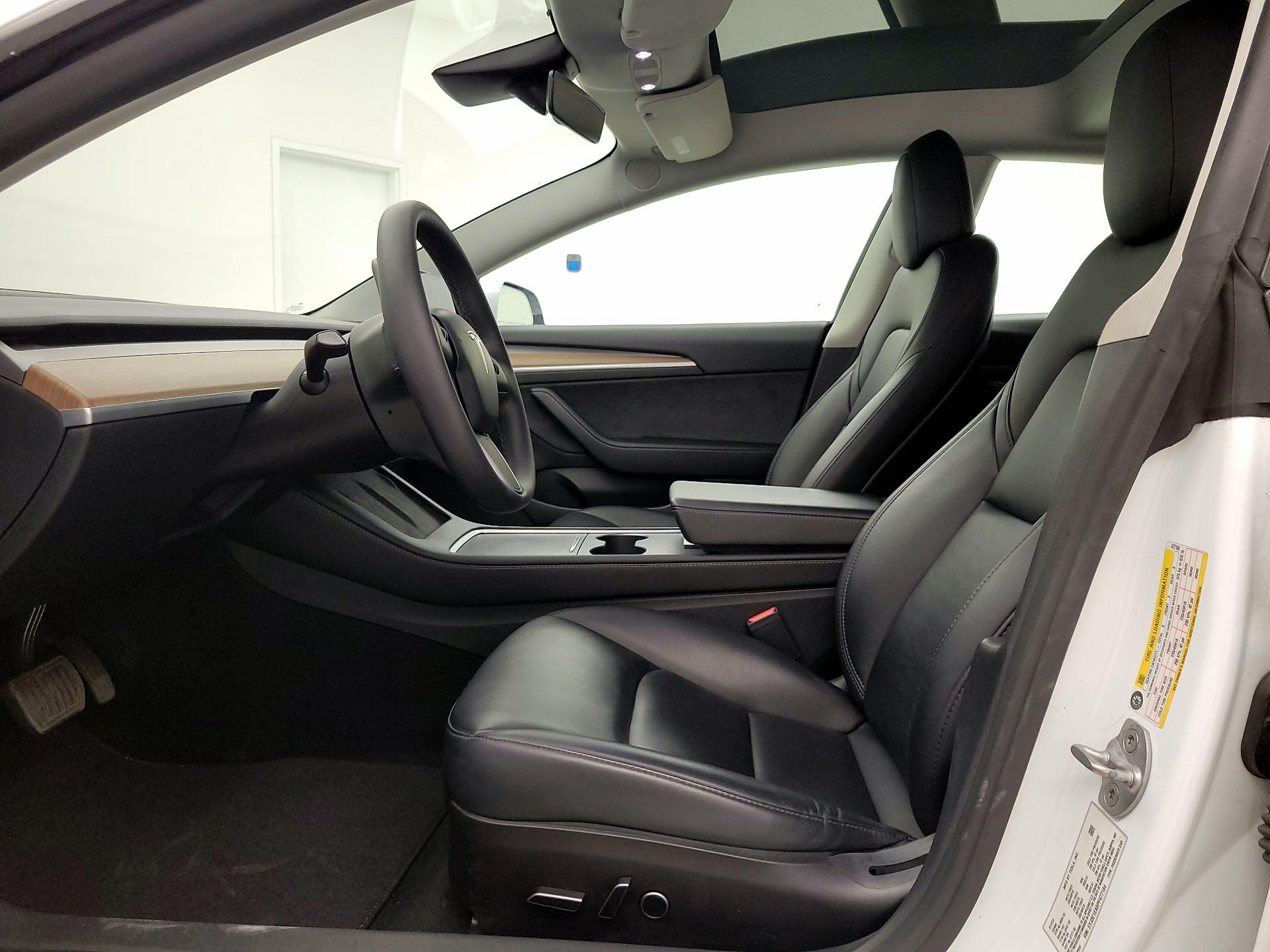 Thumbnail: 2023 Tesla Model 3 - 11