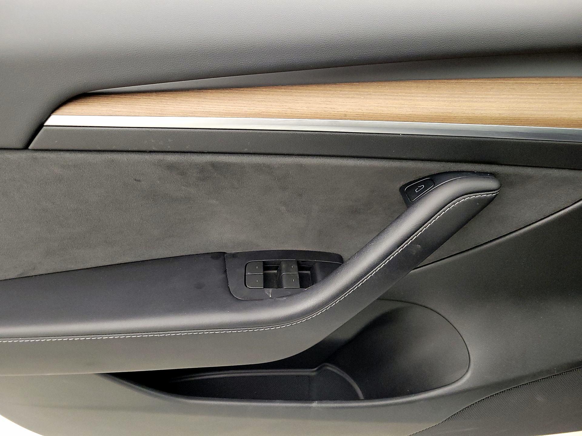 Thumbnail: 2023 Tesla Model 3 - 12