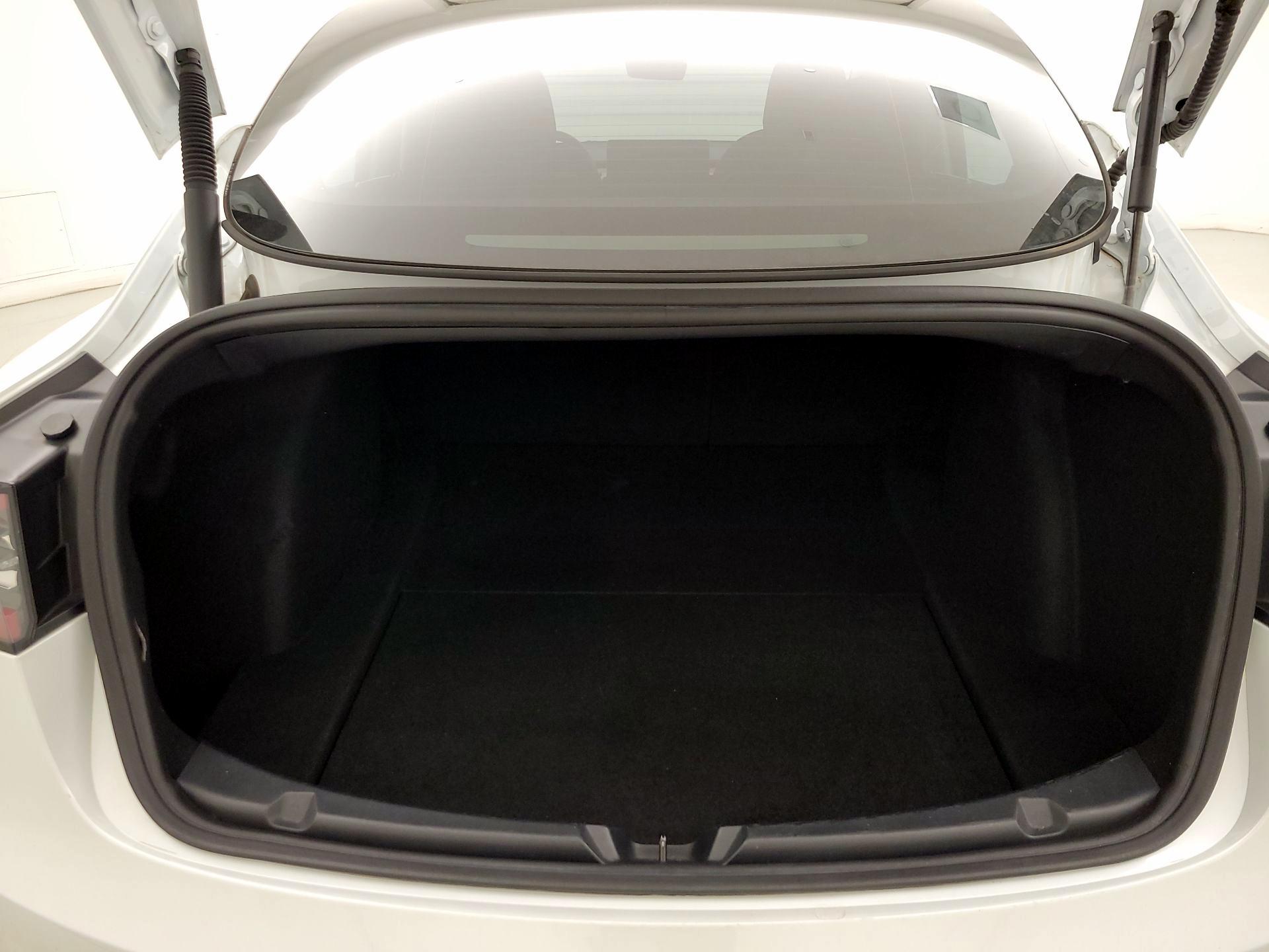 Thumbnail: 2023 Tesla Model 3 - 19