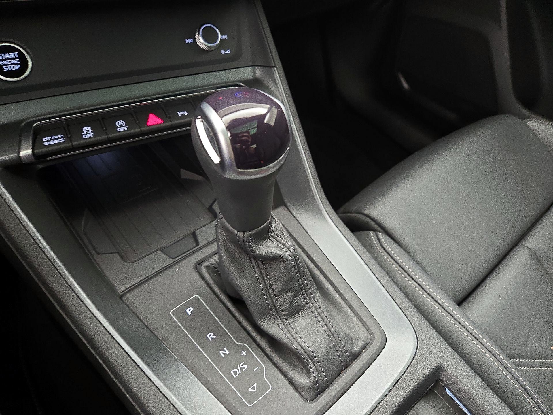 Thumbnail: 2025 Audi Q3 - 17