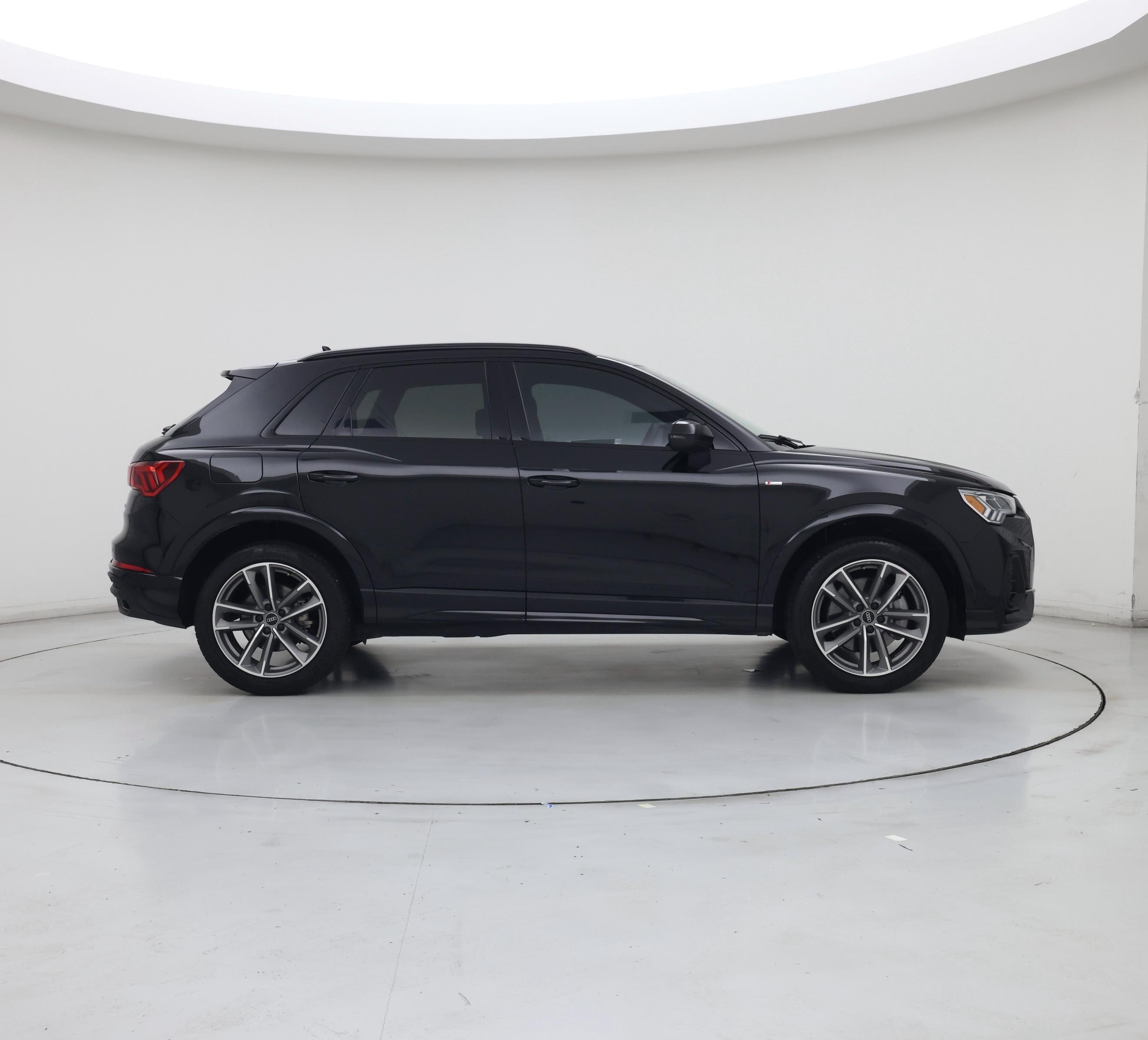 Thumbnail: 2025 Audi Q3 - 7
