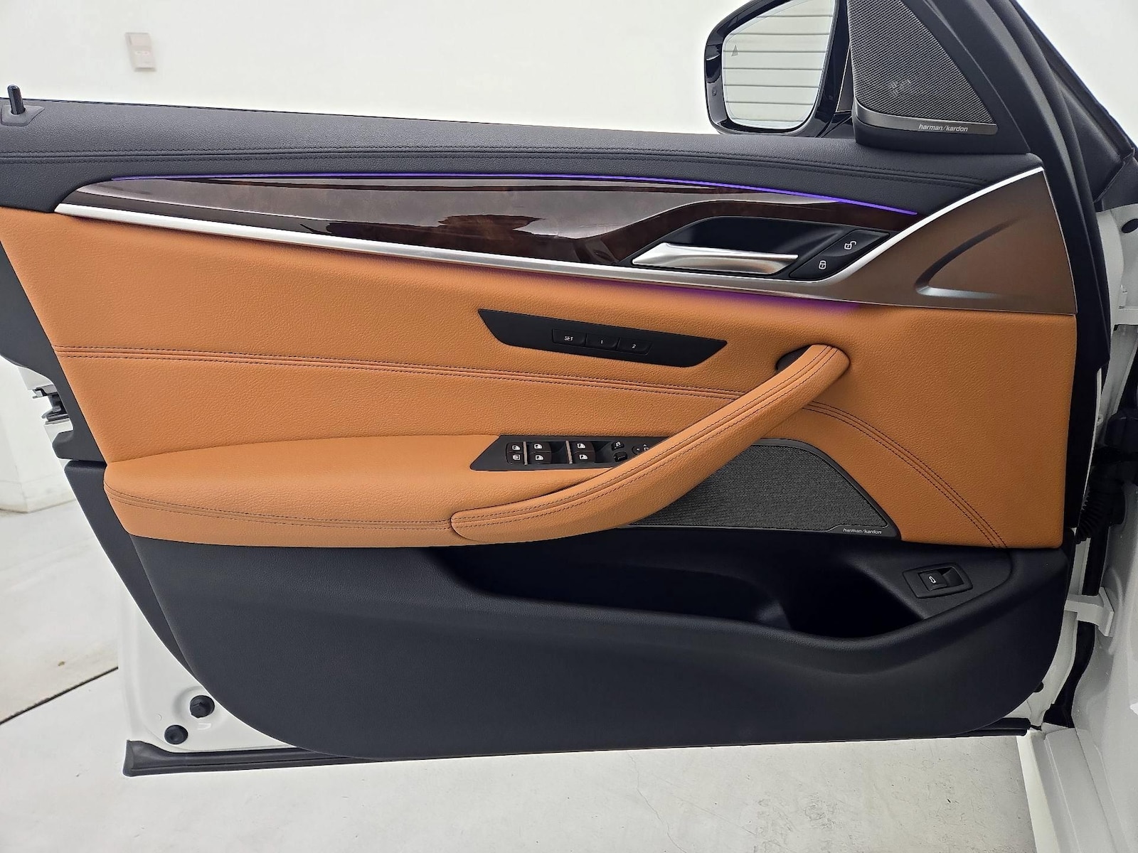 2020 BMW 5 Series M550i - Photo 13
