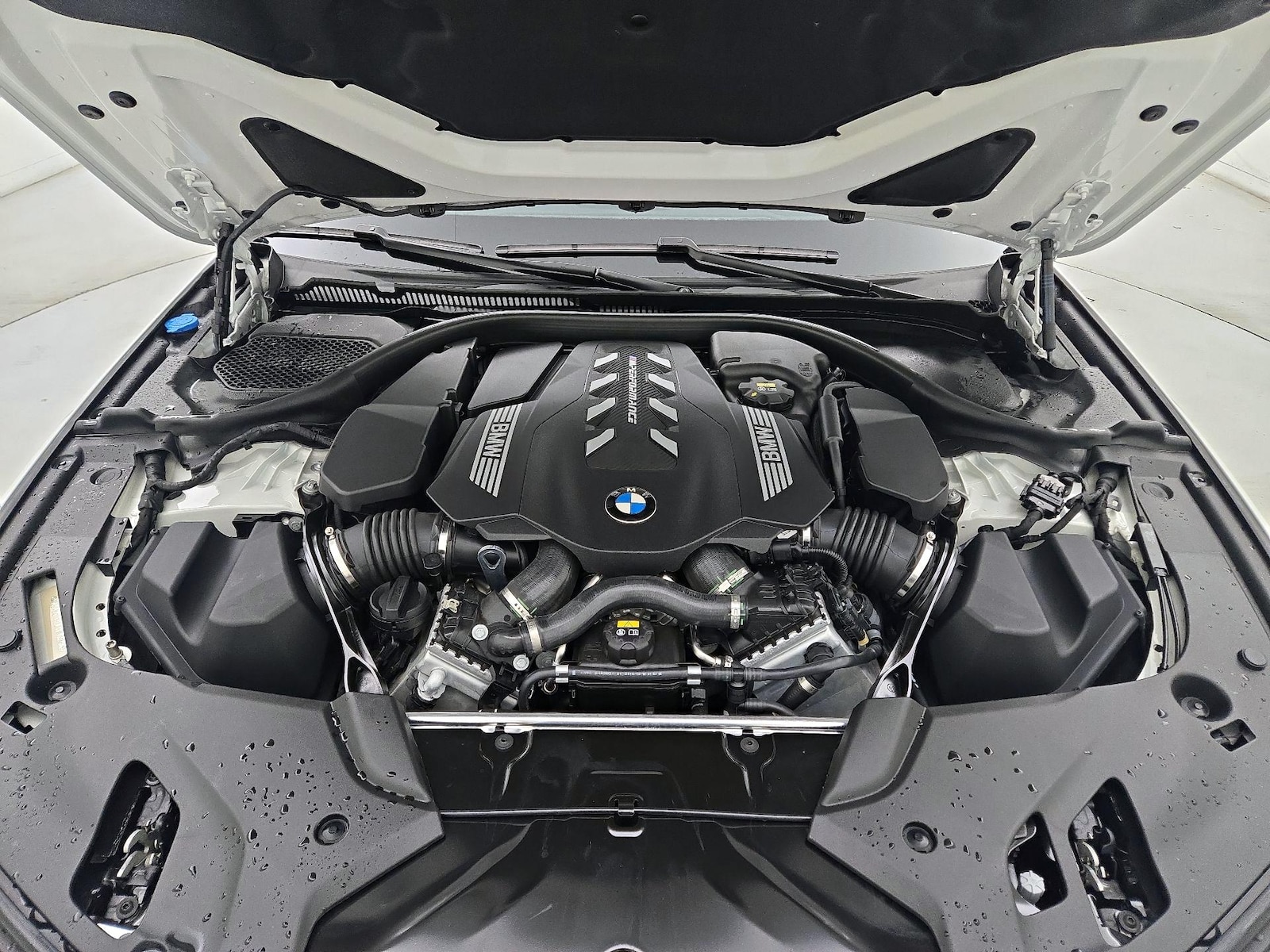2020 BMW 5 Series M550i - Photo 23