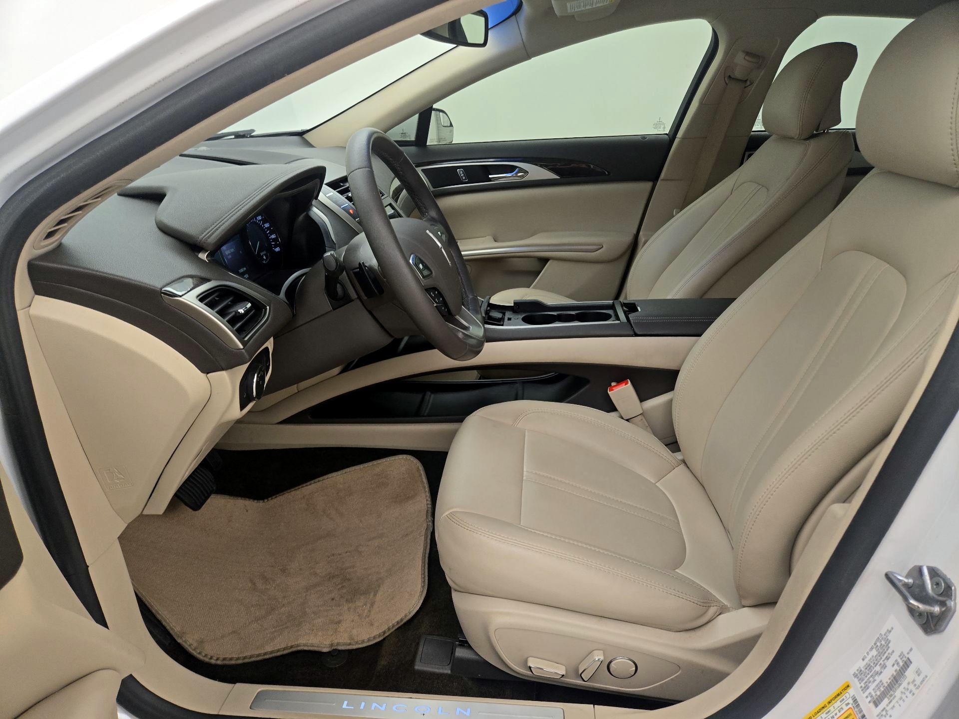 Thumbnail: 2016 Lincoln MKZ - 11
