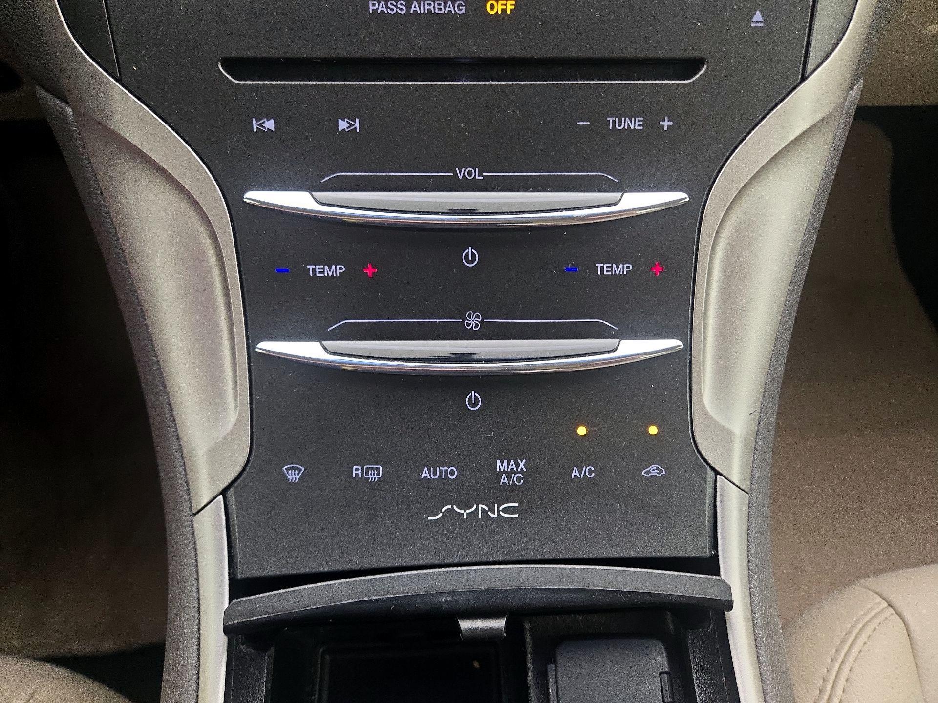 Thumbnail: 2016 Lincoln MKZ - 16